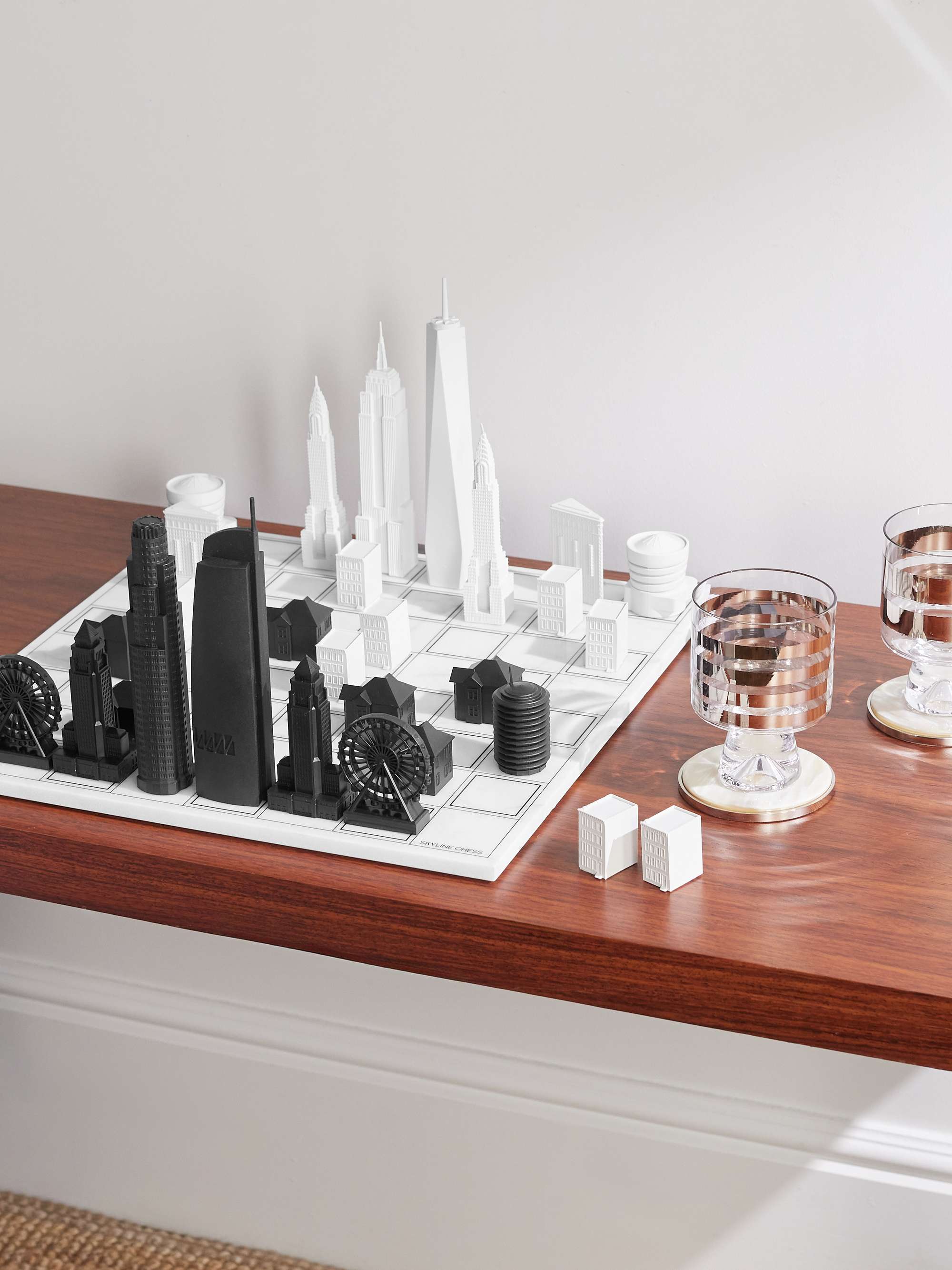 SKYLINE CHESS New York Vs Los Angeles Acrylic and Marble Chess Set for ...