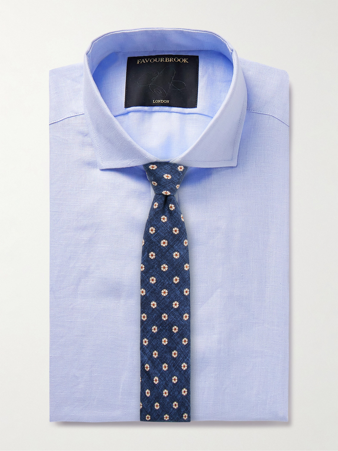 Shop Favourbrook Bridford Cutaway-collar Linen Shirt In Blue