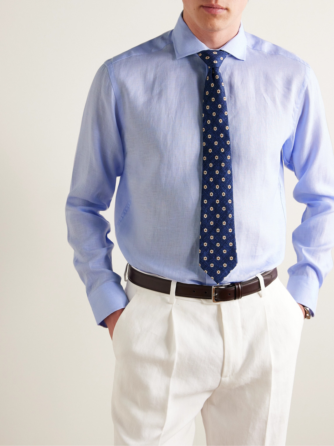 Shop Favourbrook Bridford Cutaway-collar Linen Shirt In Blue