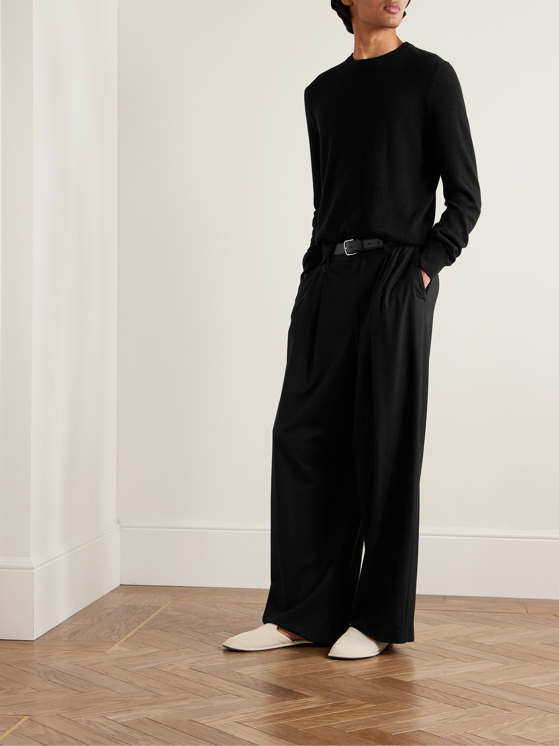 Shop The Row Benji Cashmere Sweater In Black