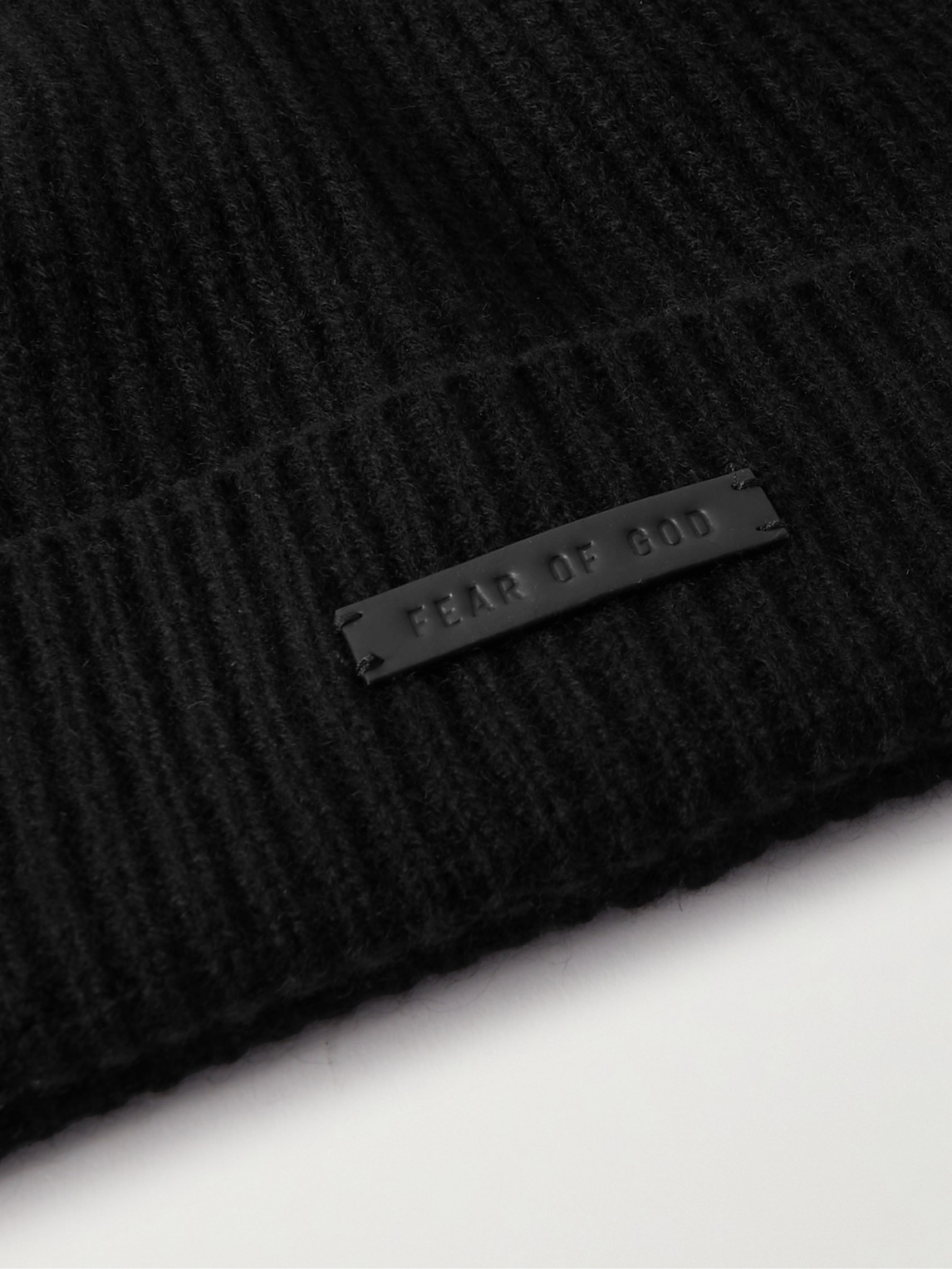 Shop Fear Of God Logo-appliquéd Ribbed Cashmere Beanie In Black