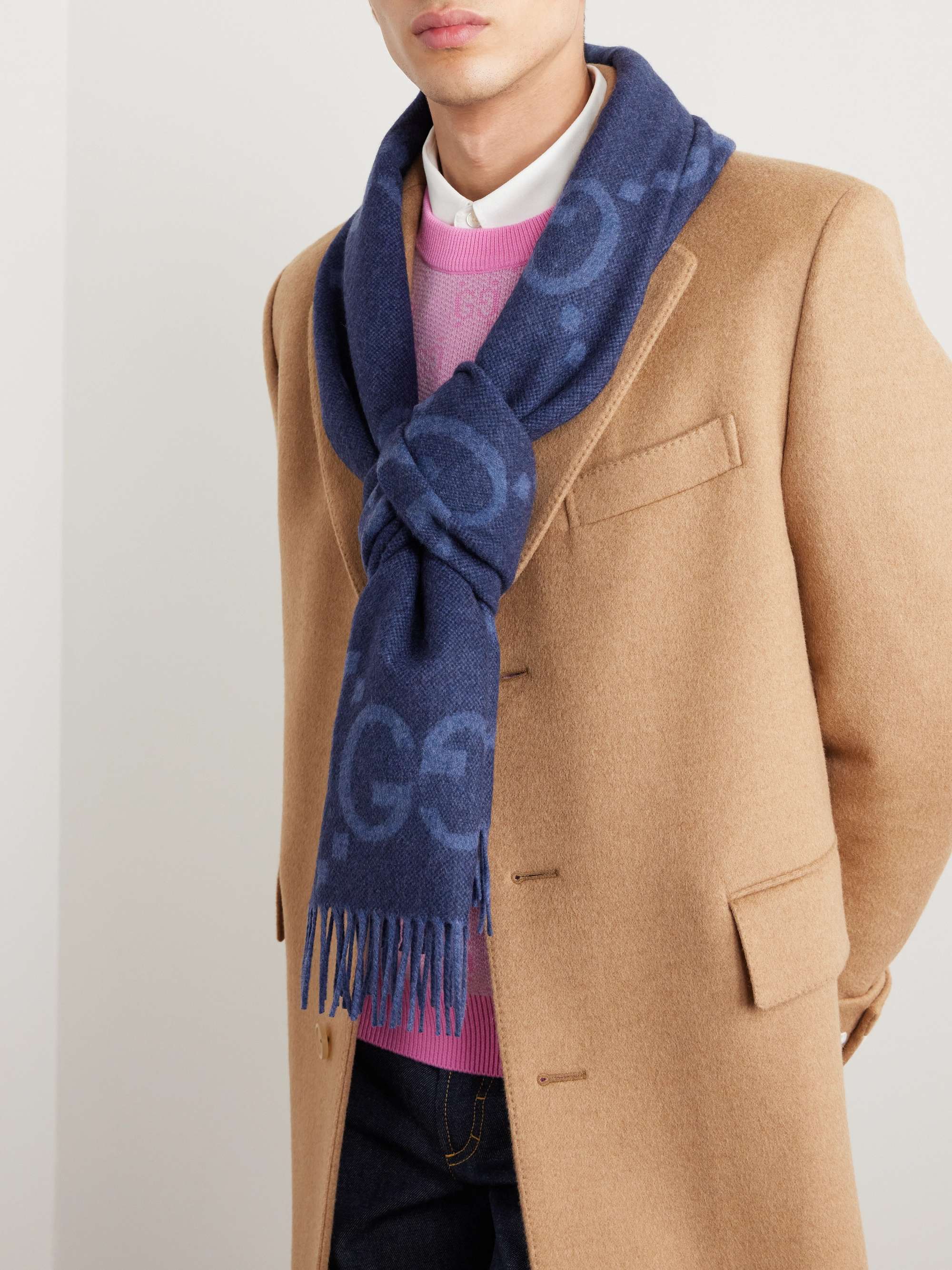 GUCCI: cashmere scarf with jacquard monogram - Brown