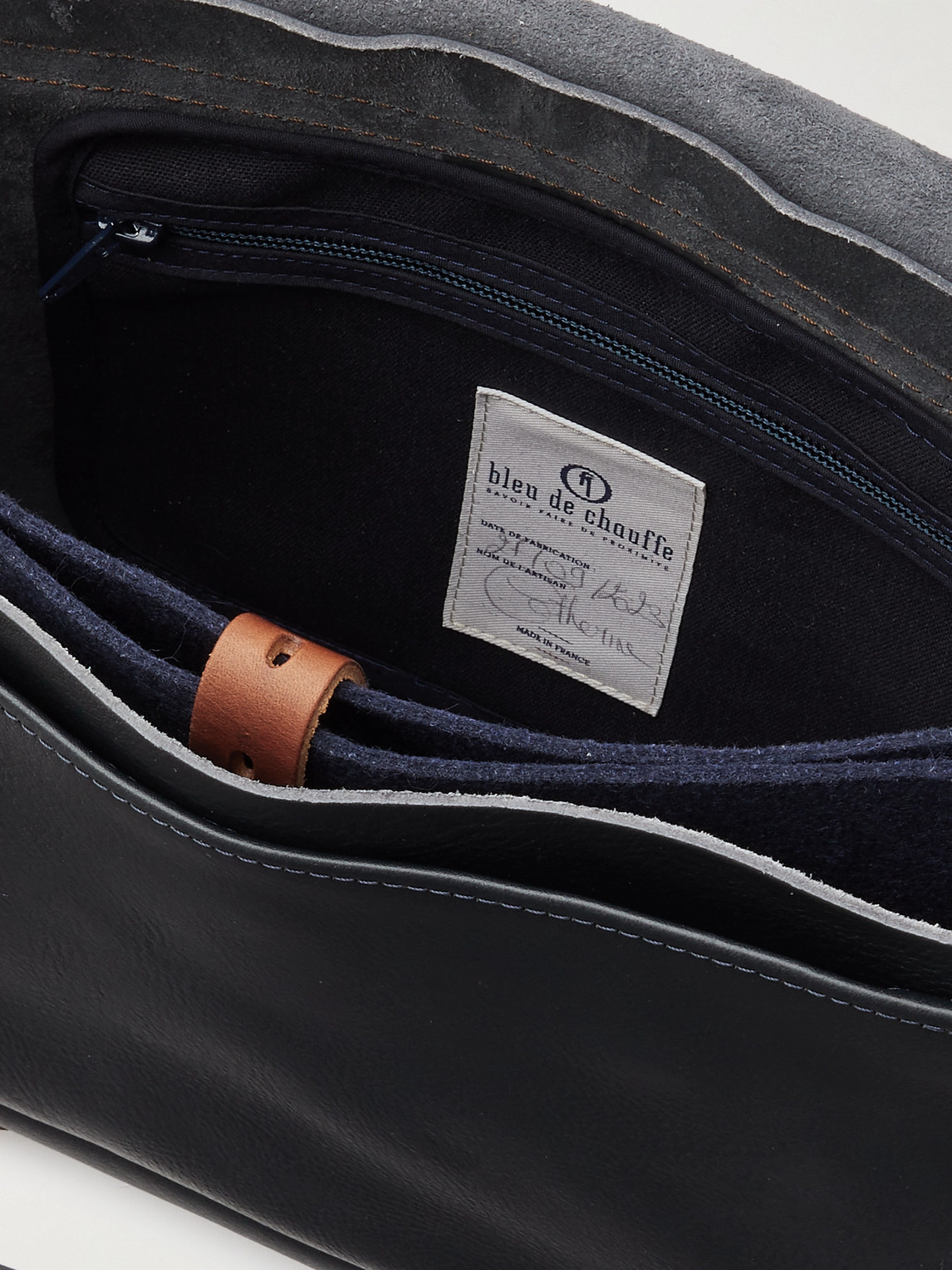 Shop Bleu De Chauffe Eclair Full-grain Leather Messenger Bag In Black