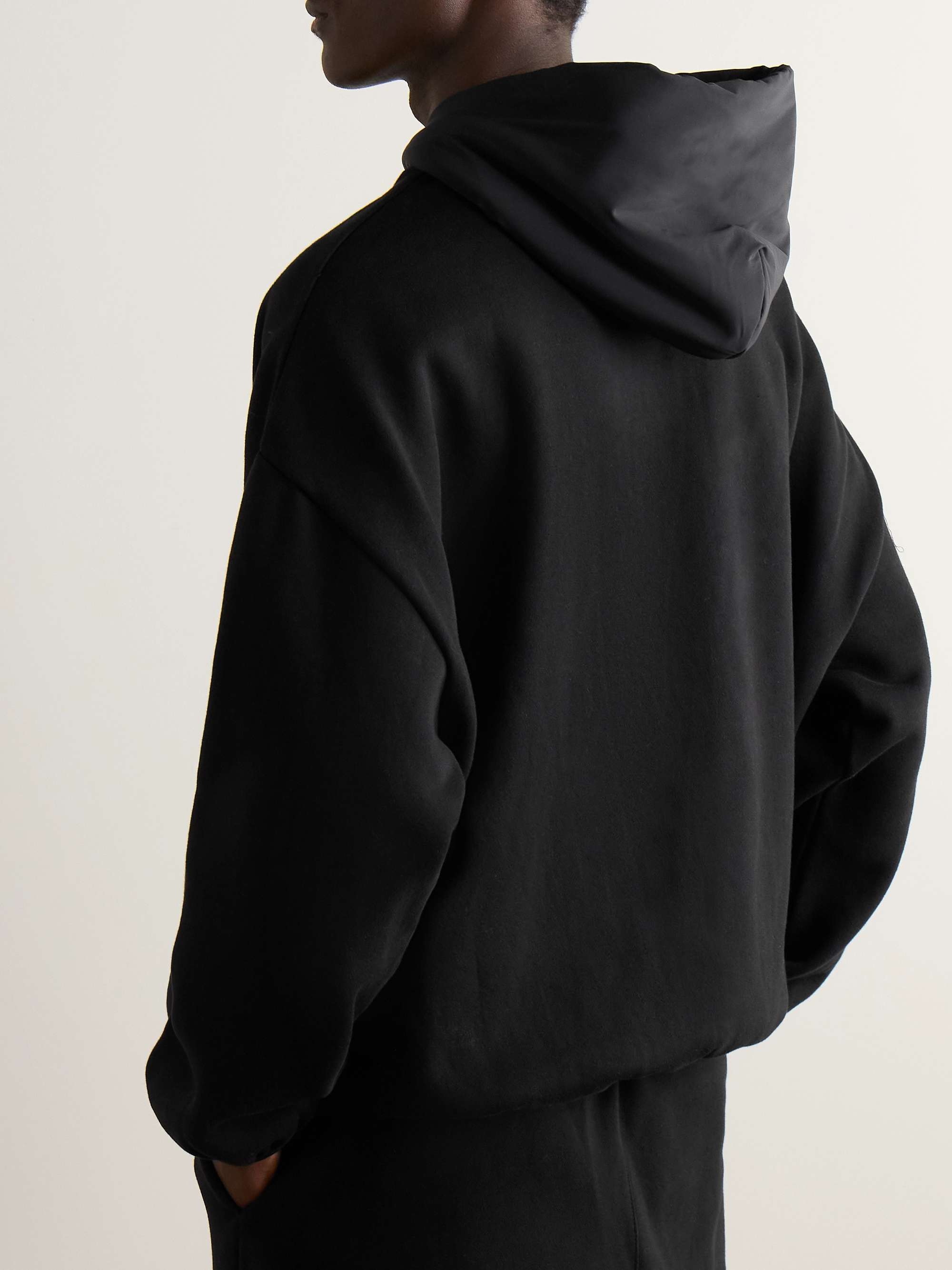FEAR OF GOD ESSENTIALS 