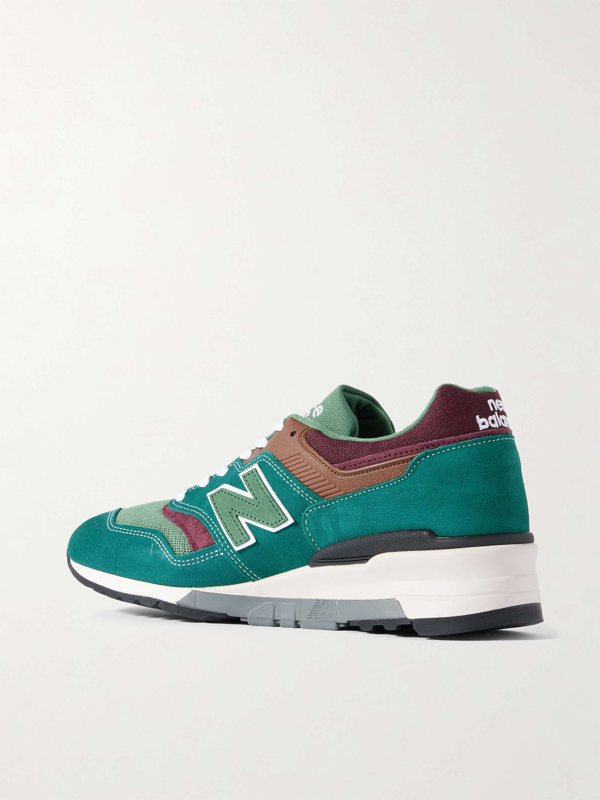 NEW BALANCE 