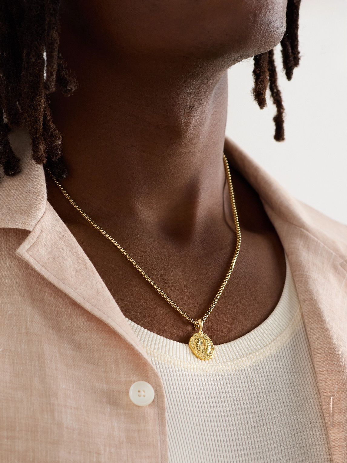 DAVID YURMAN PISCES AMULET 18-KARAT GOLD PENDANT