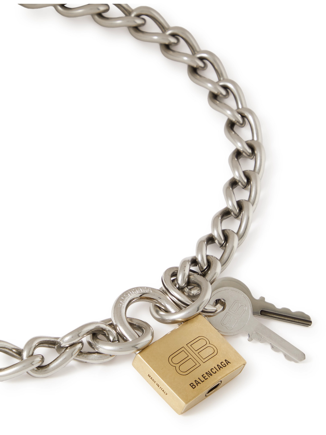 【BALENCIAGA】LOCKER ネックレス で アンティークシルバー Balenciaga Locker Necklace in Antique Silver & Gold | FWRD