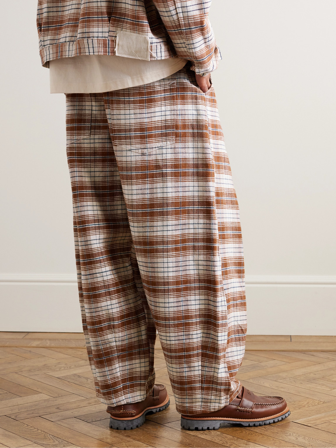 Shop Story Mfg. Lush Wide-leg Pleated Checked Cotton Pants In Brown