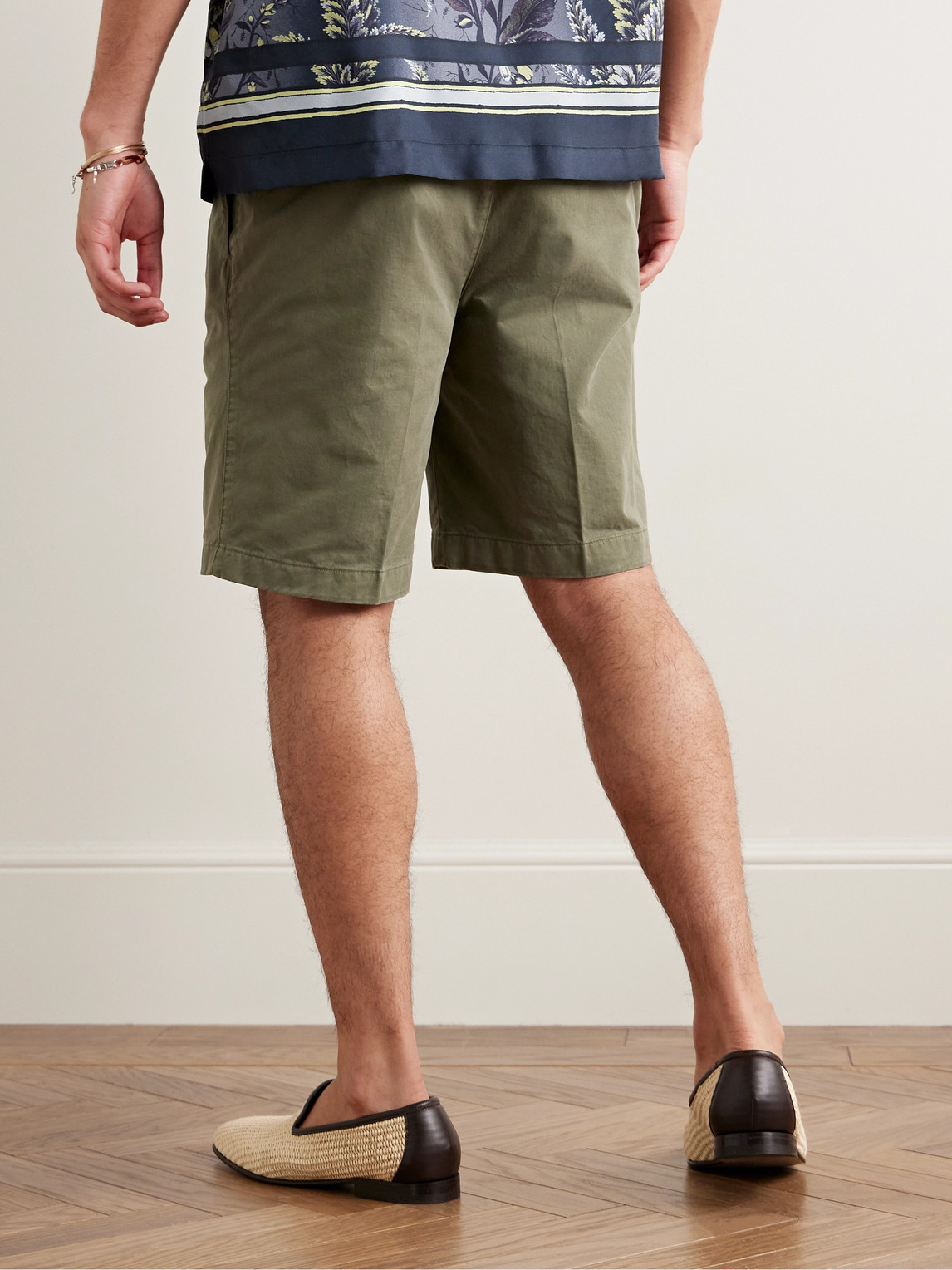 Shop Rubinacci Manny Straight-leg Pleated Cotton Shorts In Green