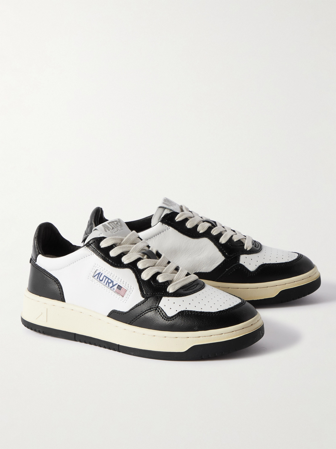 Autry Medalist Low Two Tone Sneakers In White And Mountain Green Leather In White