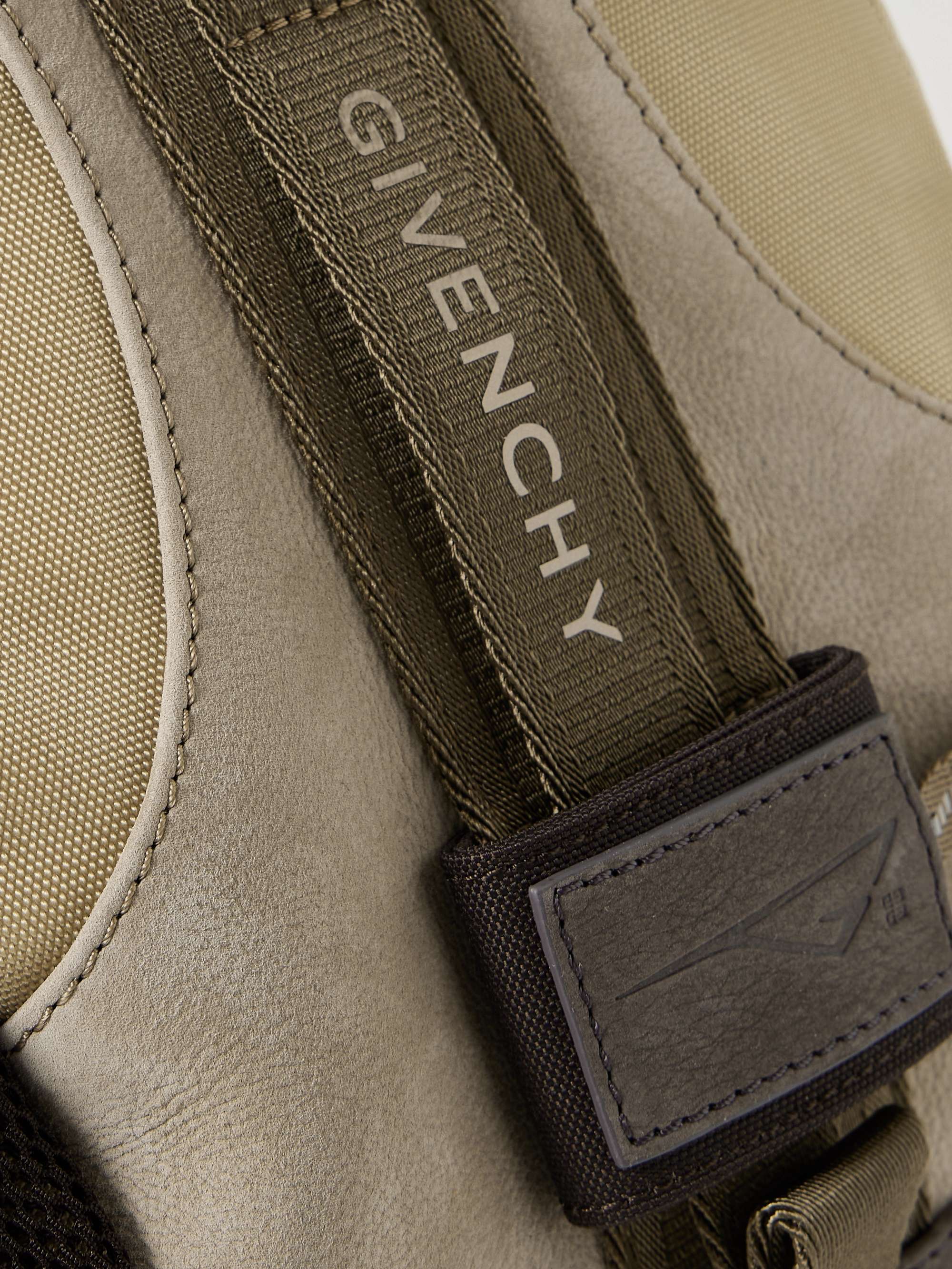GIVENCHY 