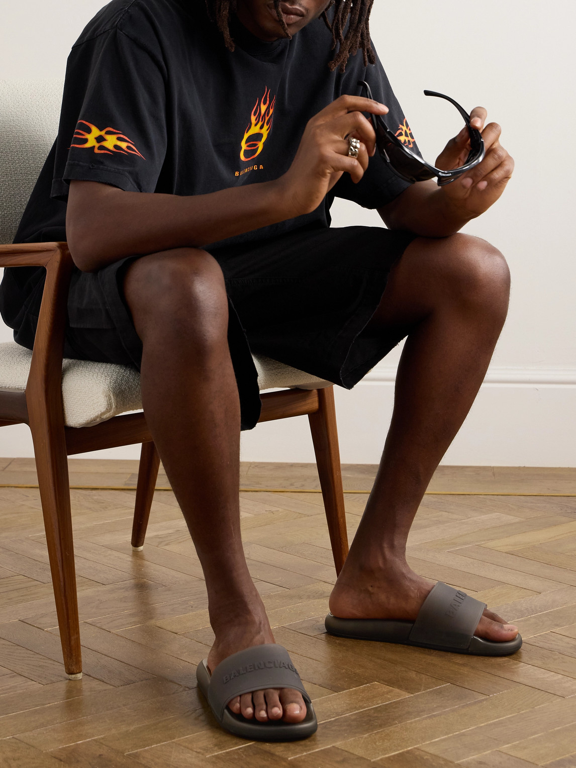 Balenciaga Logo-embossed Rubber Slides In Black
