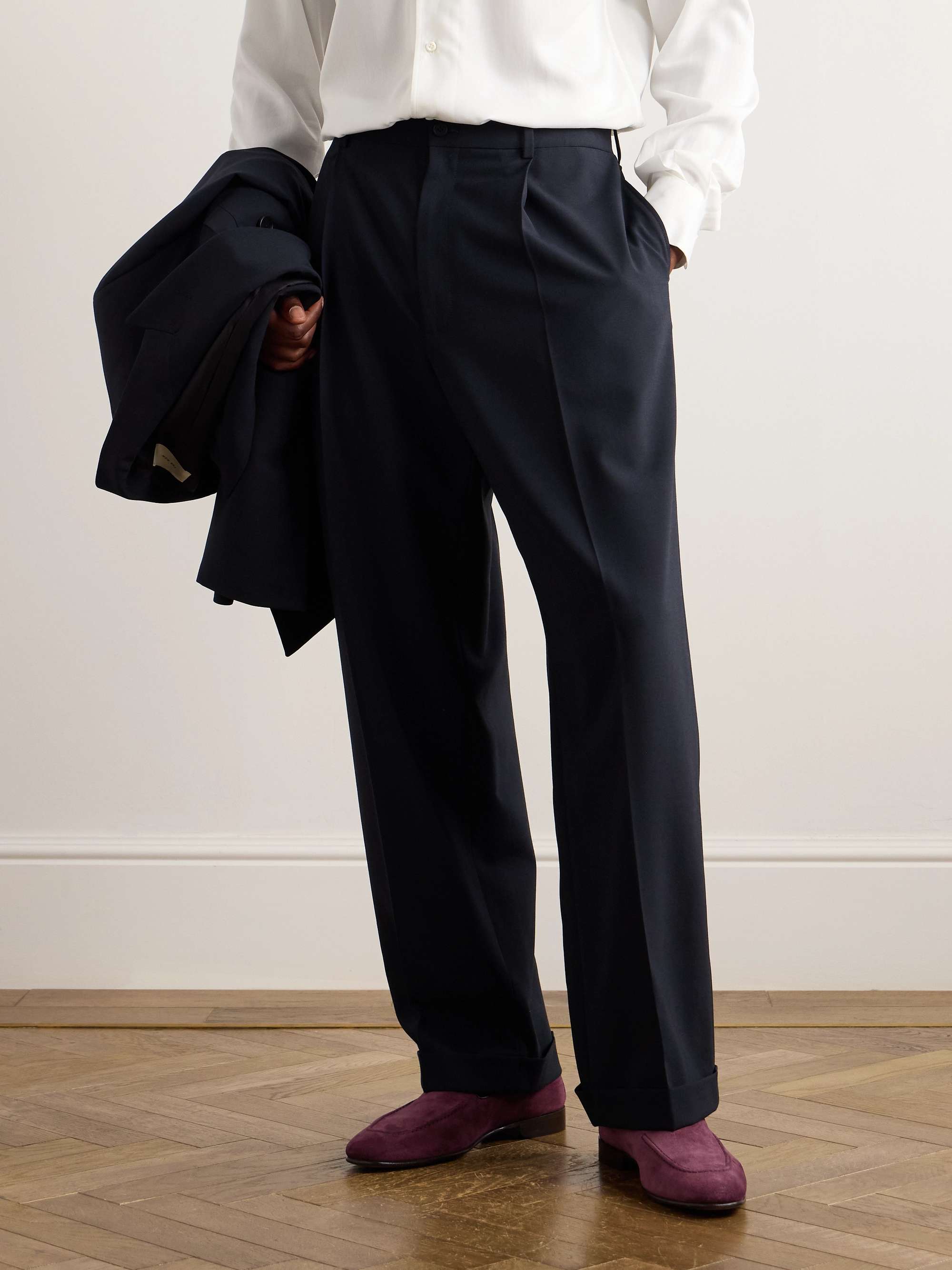 MANOLO BLAHNIK 