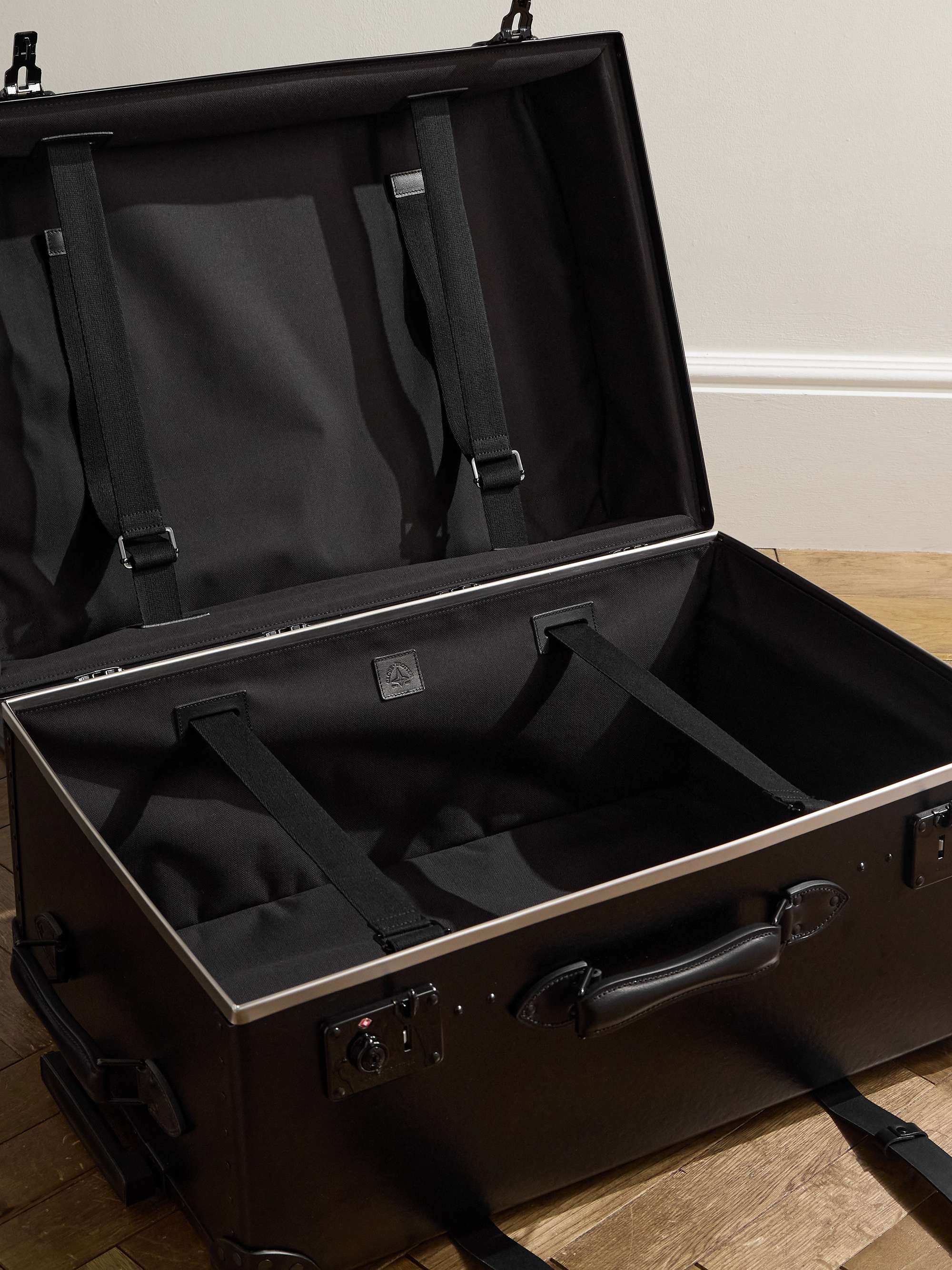 GLOBE-TROTTER 