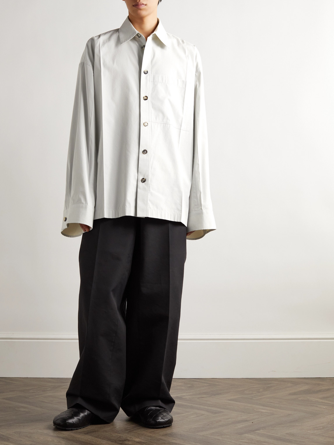 【関税&送料込】Bottega Veneta Nappa Oversized Overshirt Bottega Veneta Oversized Cotton Overshirt In Neutrals | ModeSens