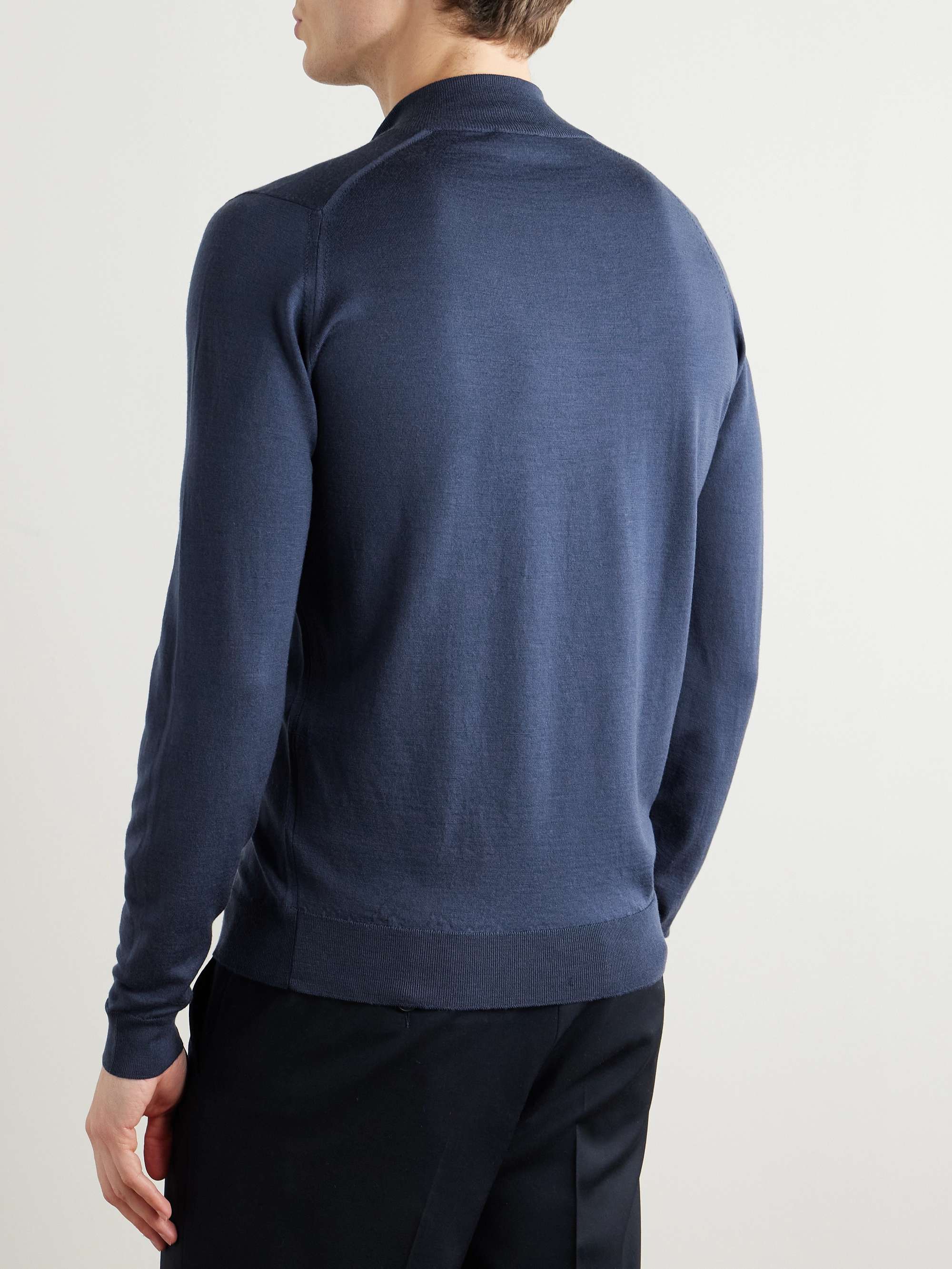 JOHN SMEDLEY كنزة بسحاب نصفي من صوف المارينو بقصة ضيقة