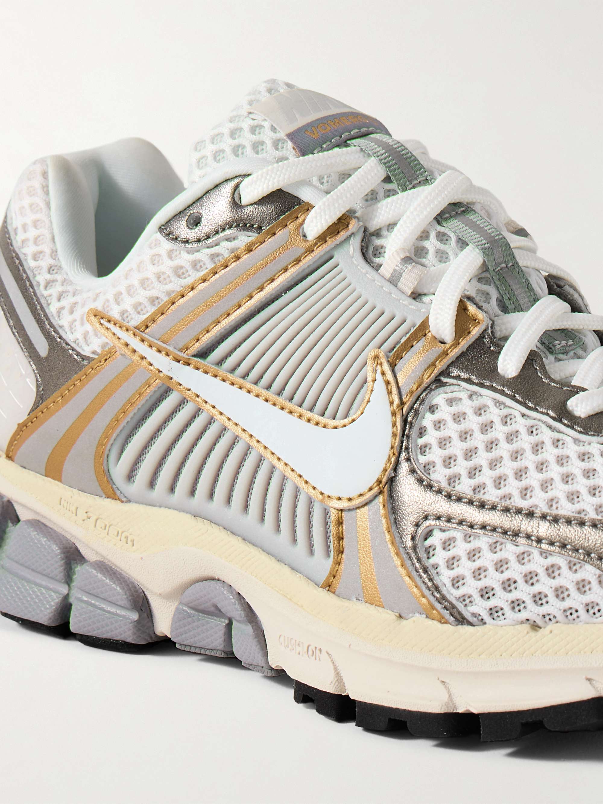 NIKE ZOOM VOMERO 5 24㎝ Cut in half: Nike Zoom Vomero 5 Review (2024) | RunRepeat