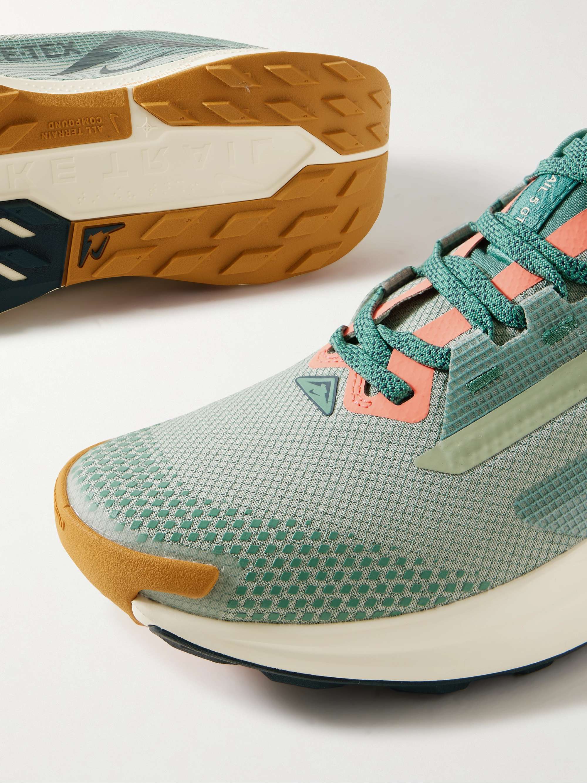 NIKE RUNNING 