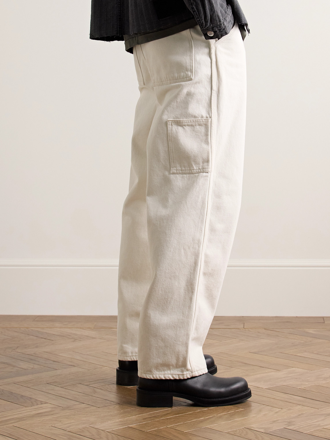 Shop Ssam Tapered Jeans In Neutrals