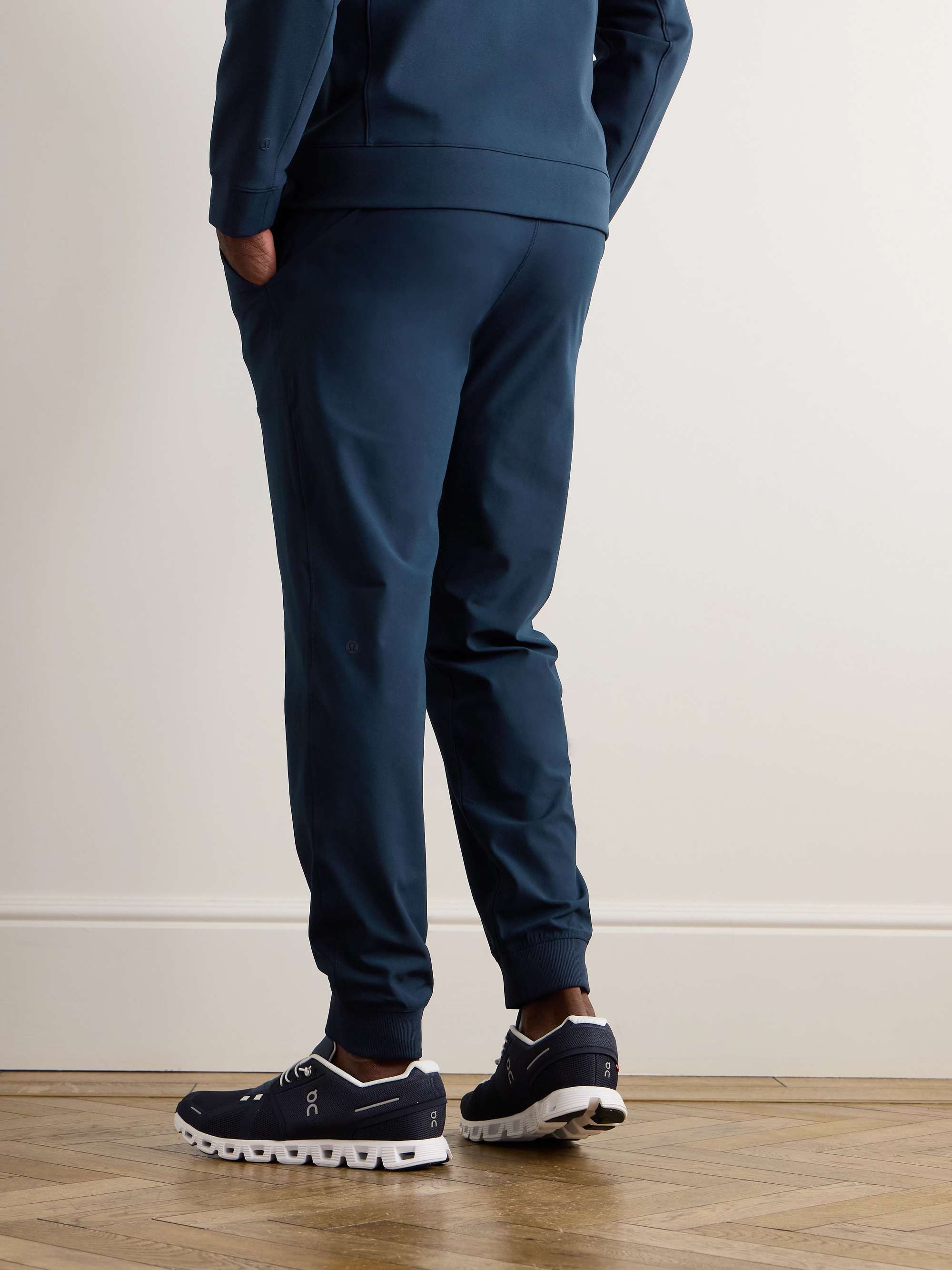 LULULEMON 