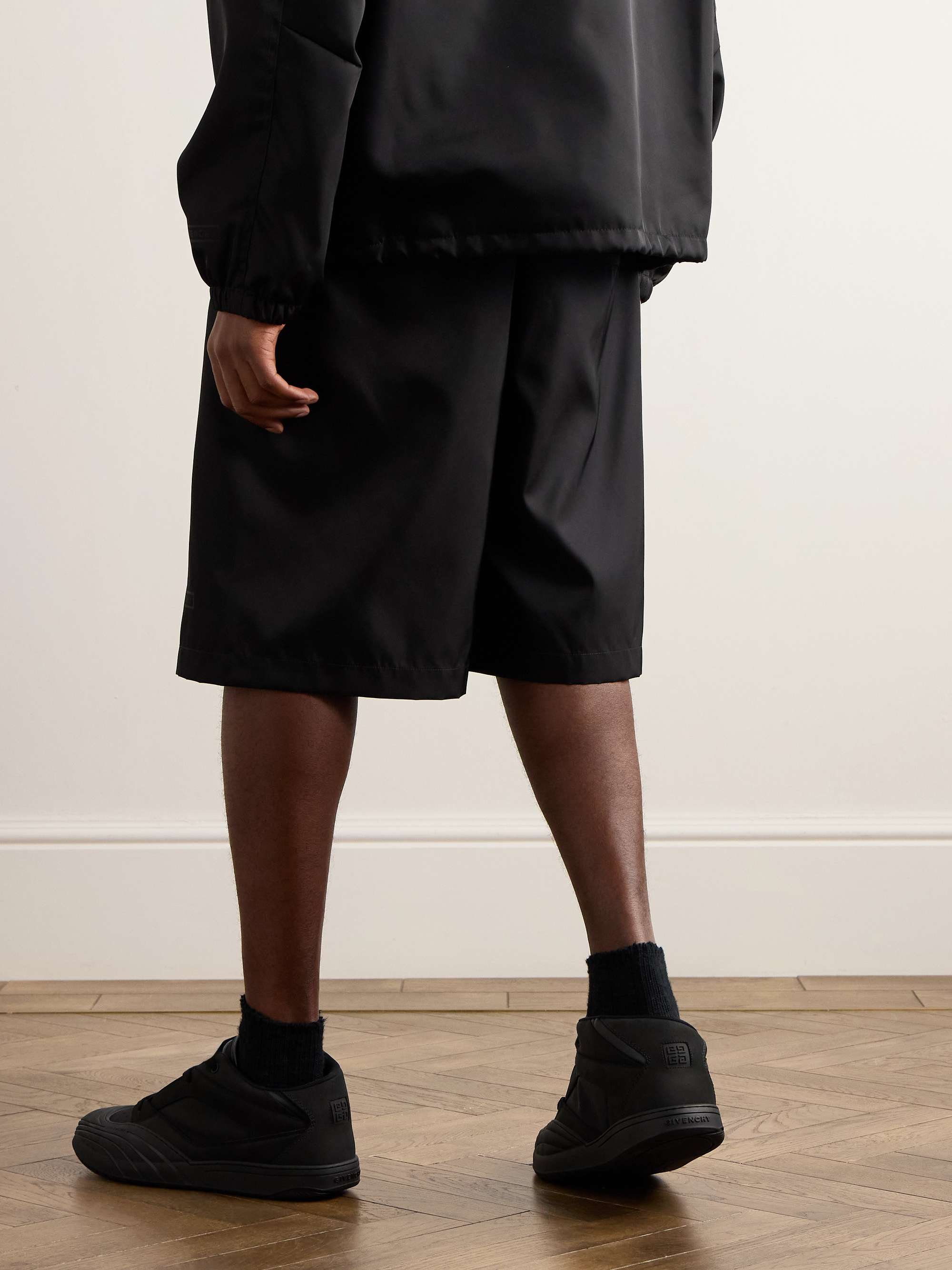 GIVENCHY 
