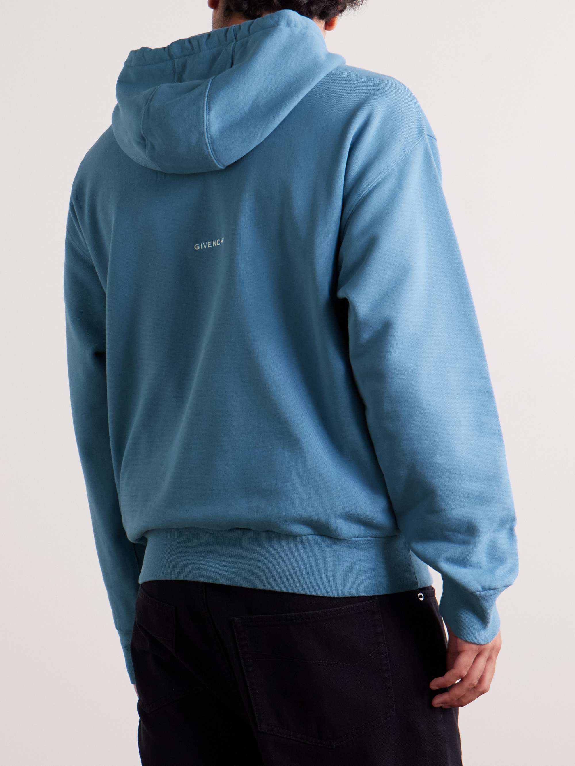 GIVENCHY 