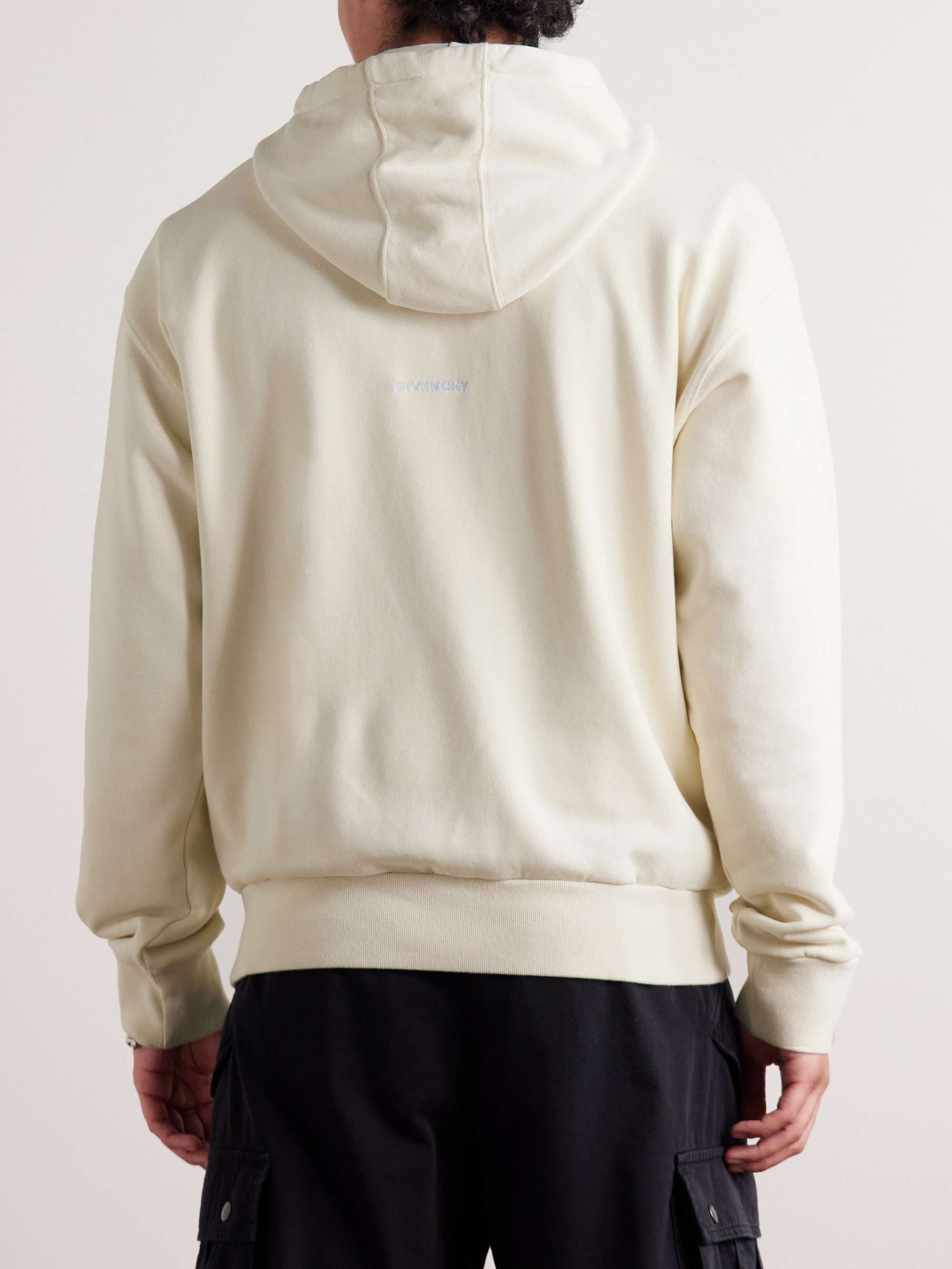 GIVENCHY 
