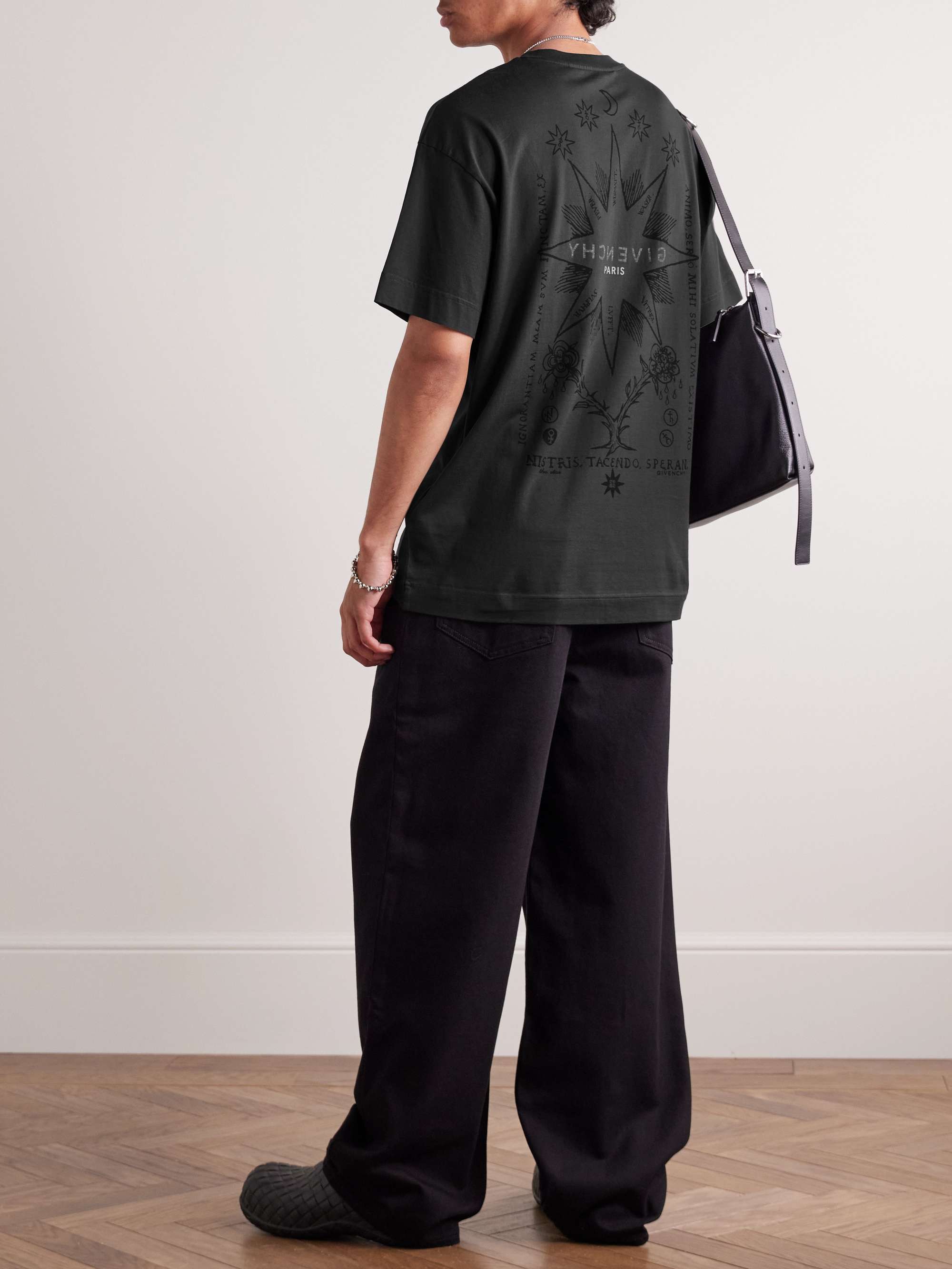 GIVENCHY 