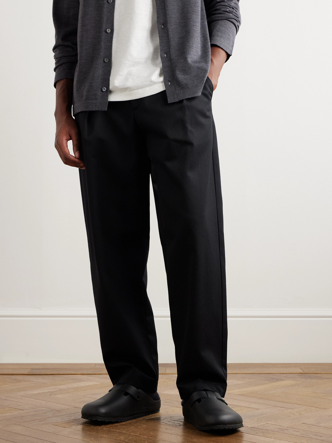 Birkenstock Boston Exquisite Leather Sandals In Black