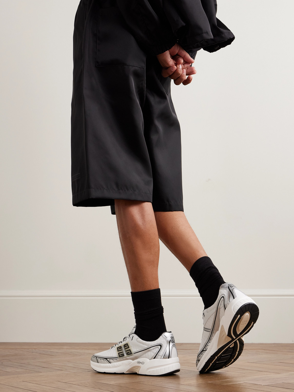 Givenchy White Silvery Polyester Sneakers