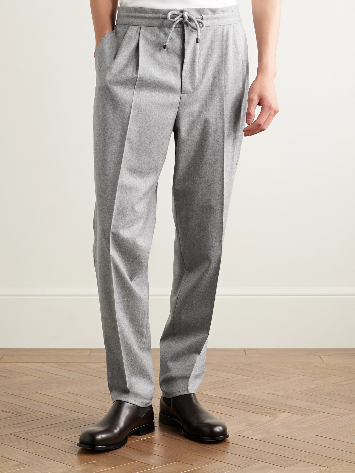  Brunello Cucinelli - Tapered Pleated Virgin Wool-flannel Drawstring Trousers - Men - Gray - It 44 