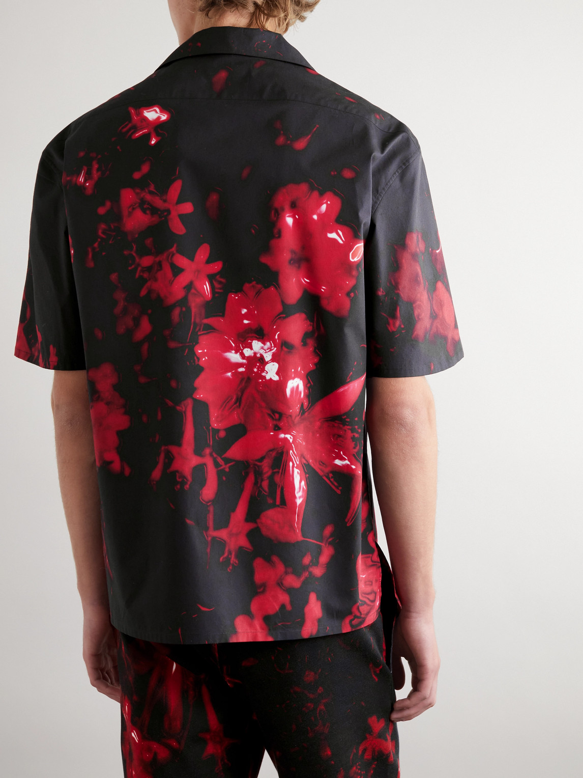 Shop Alexander Mcqueen Camp-collar Floral-print Cotton-poplin Shirt In Red