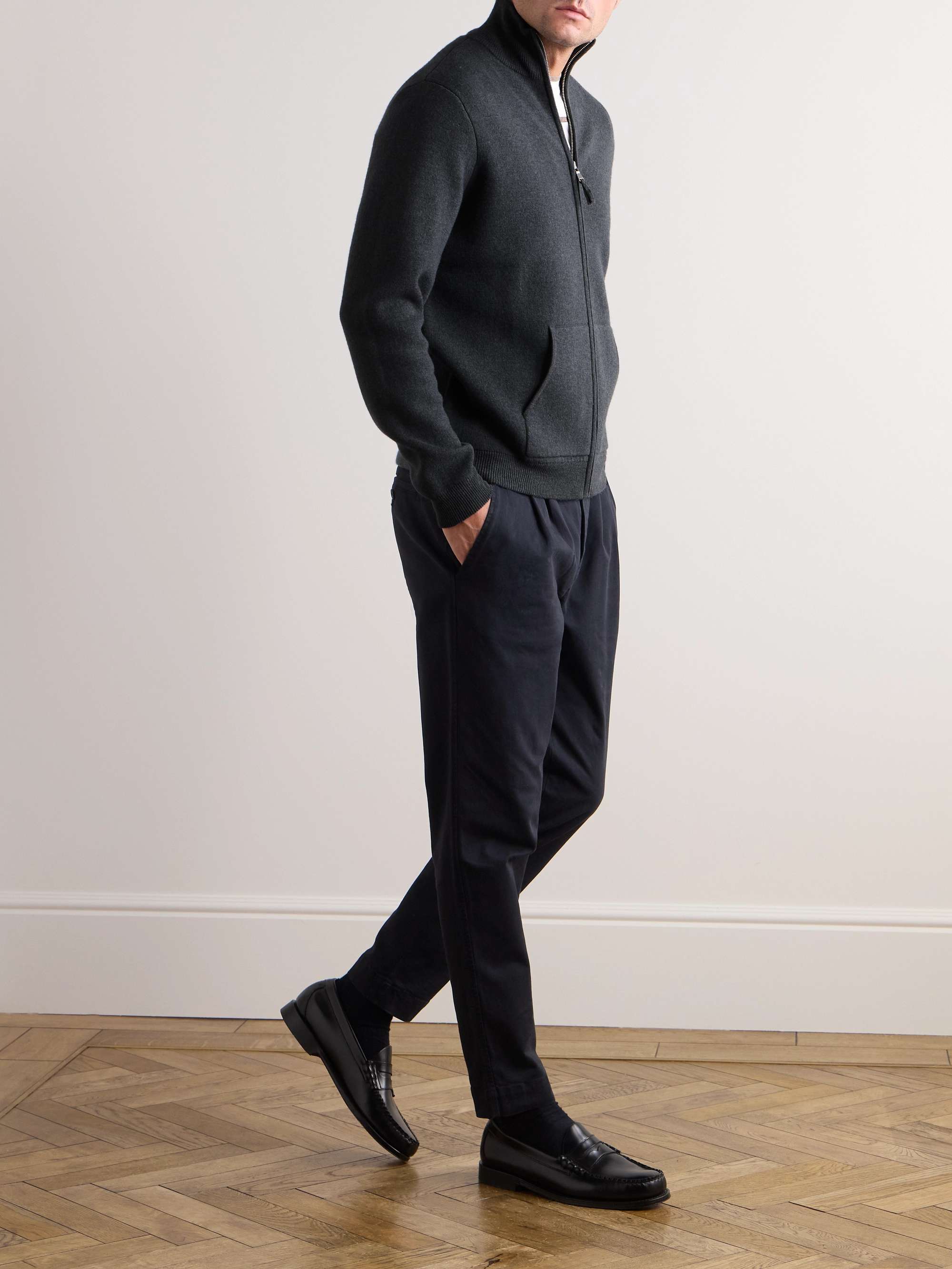ALLUDE 