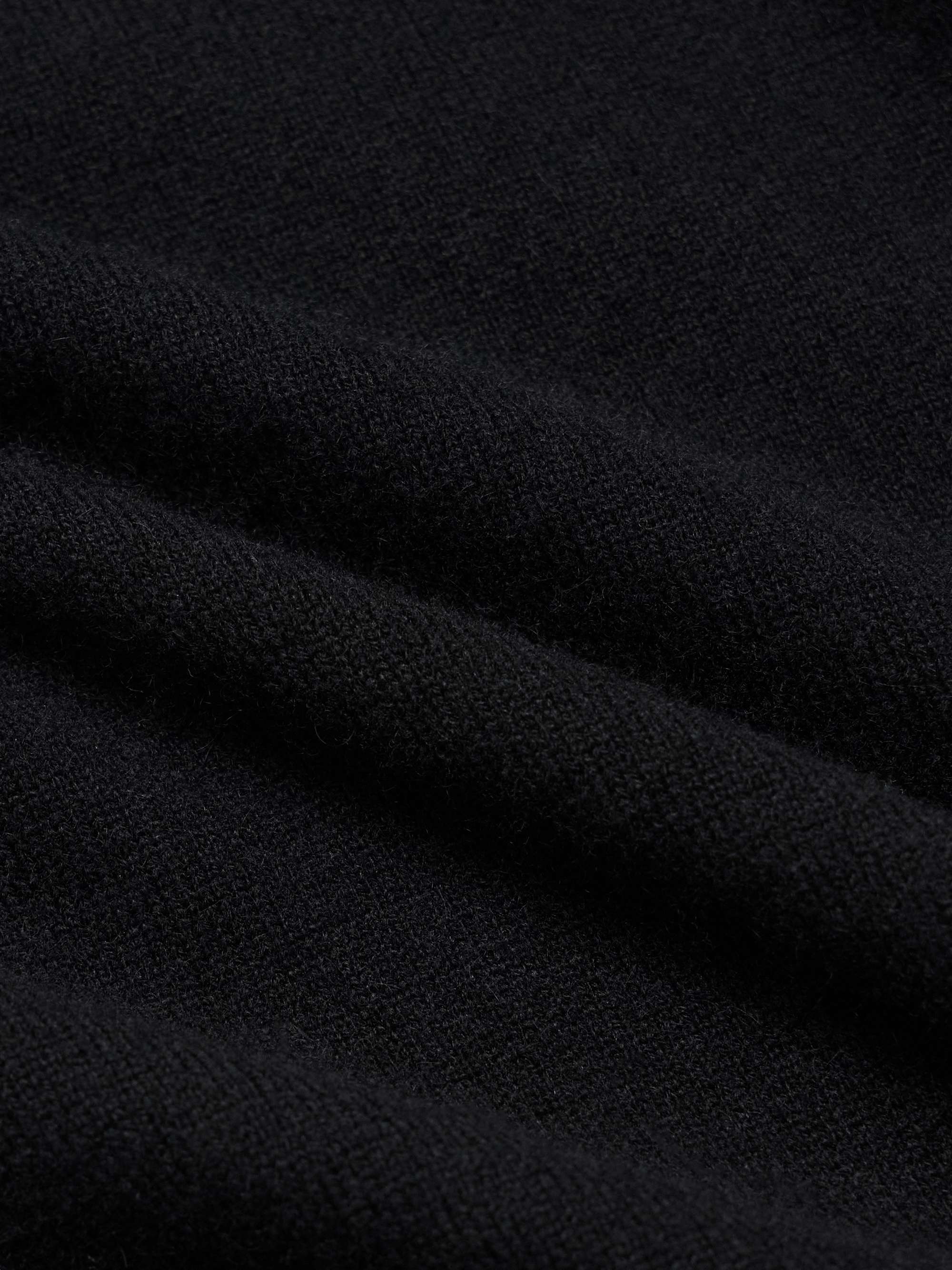 ALLUDE 