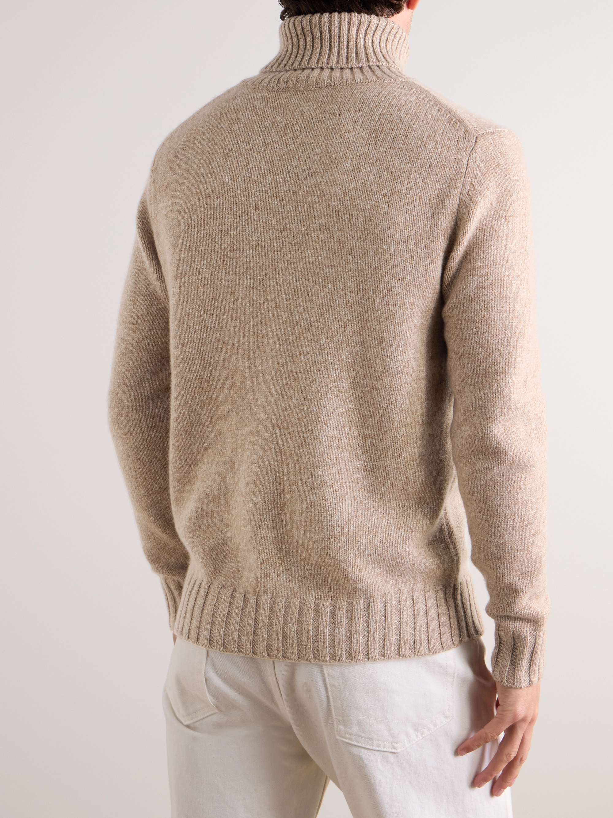 ALLUDE 