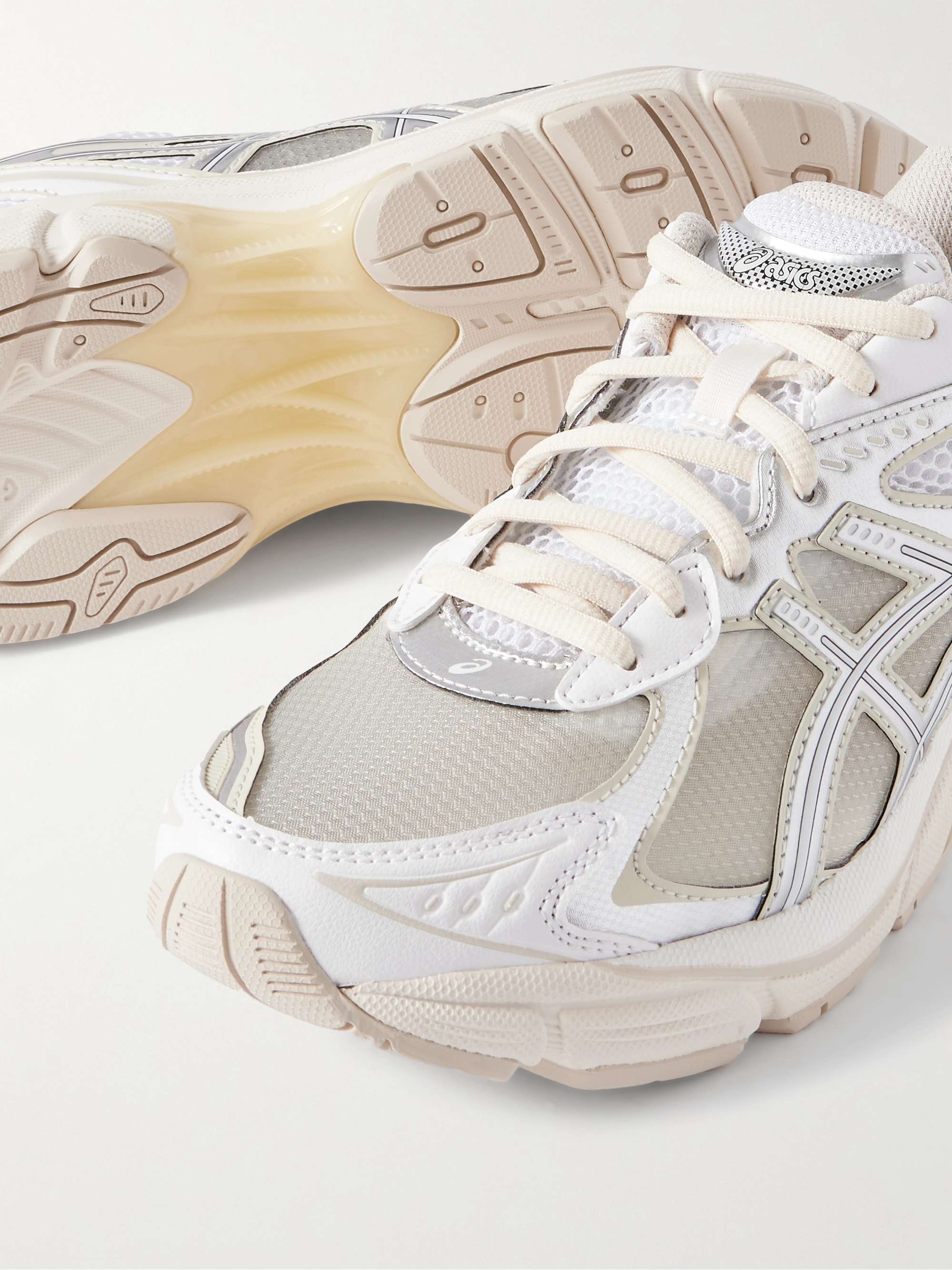 ASICS 