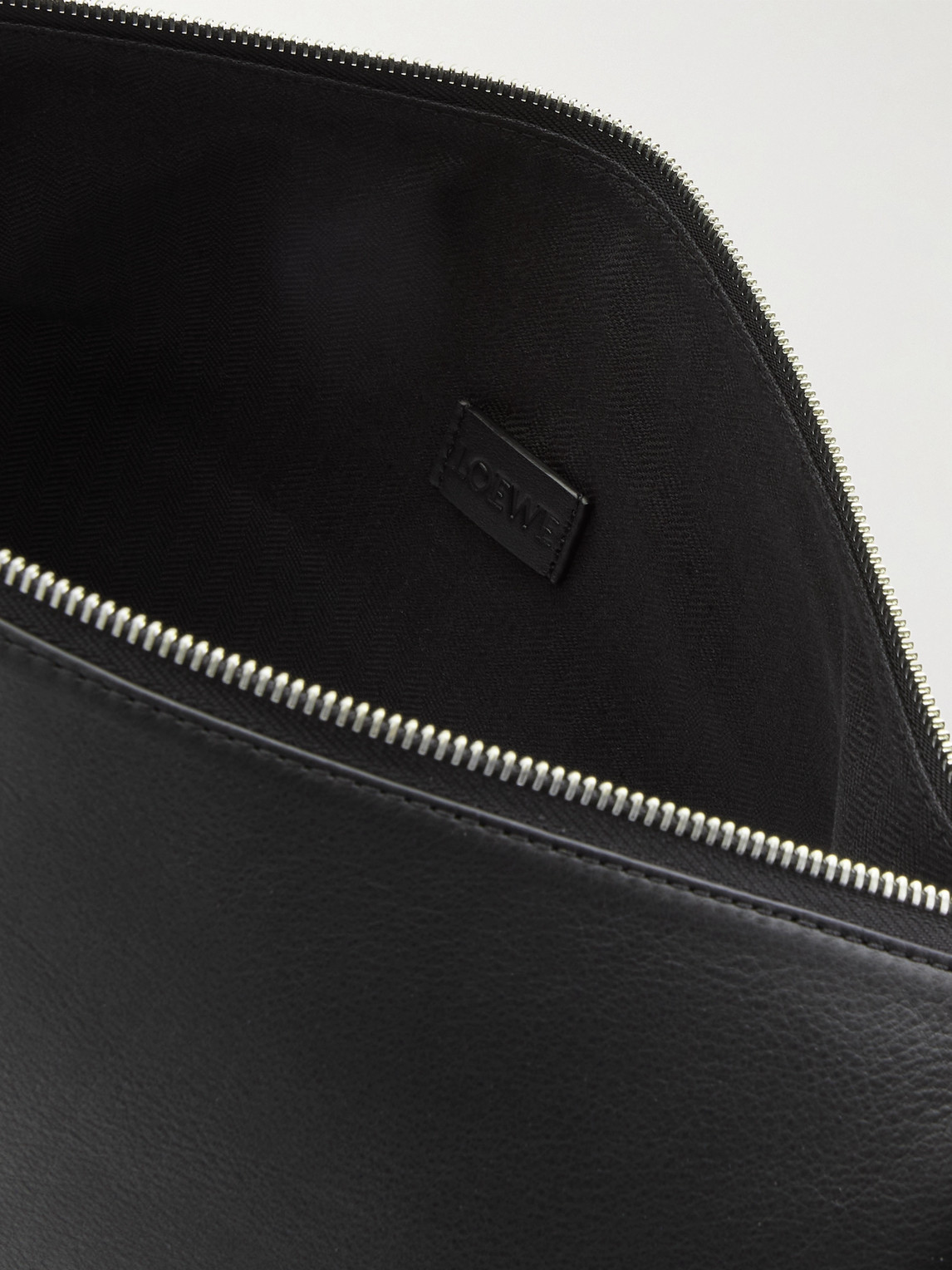 Loewe Cubi Leather Messenger Bag In Black