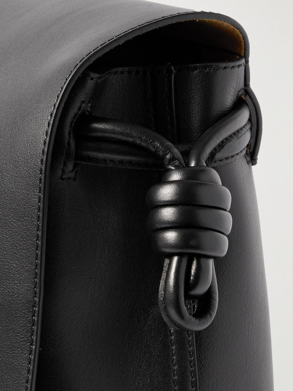 Loewe Flamenco Leather Messenger Bag In Black