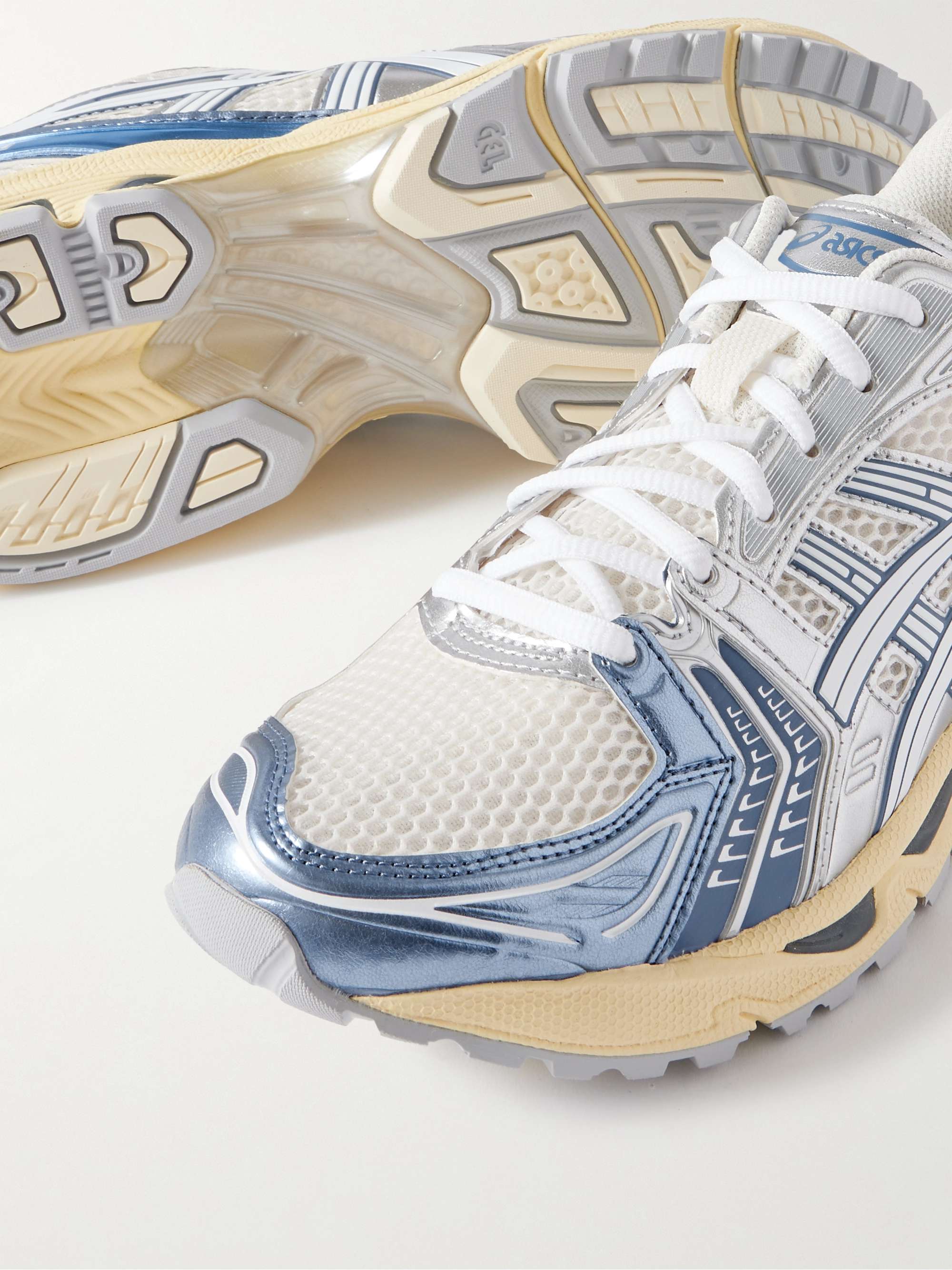 ASICS 