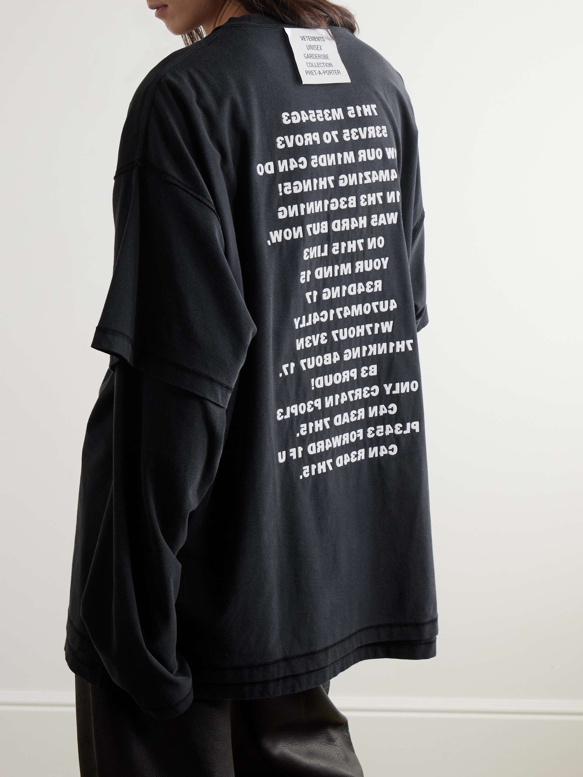 VETEMENTS 