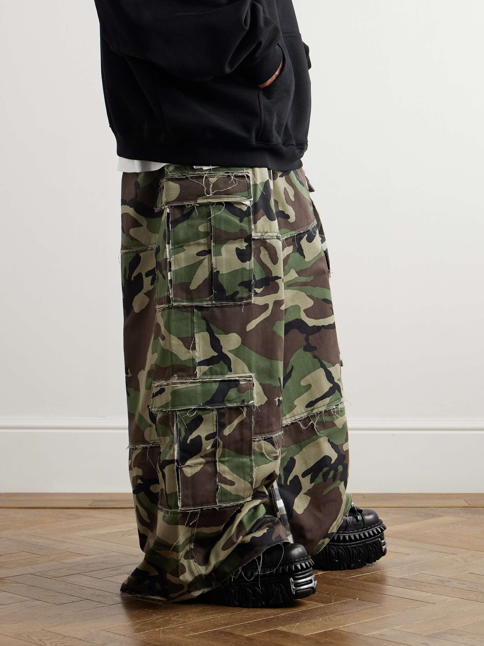 VETEMENTS 