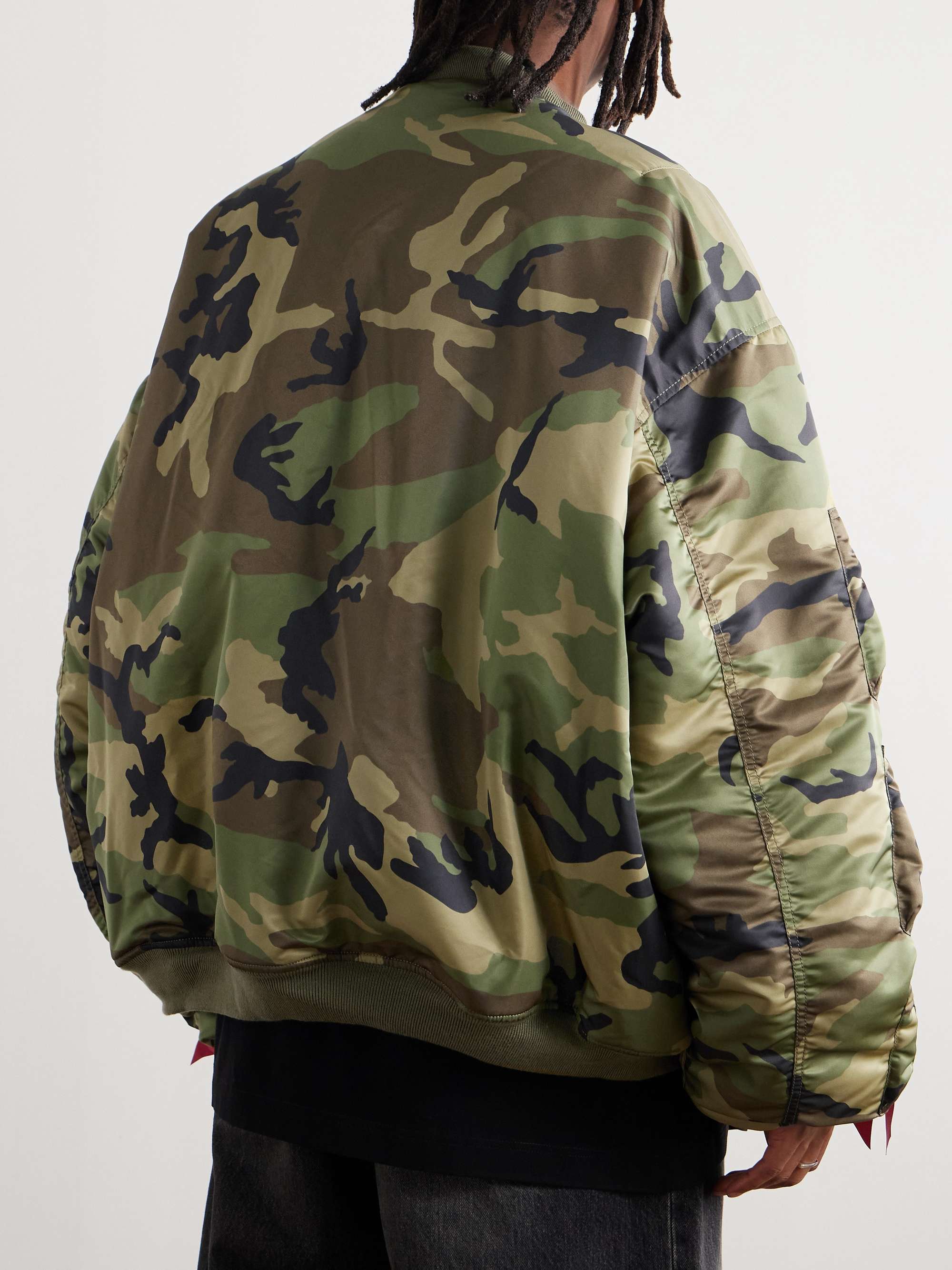 VETEMENTS 