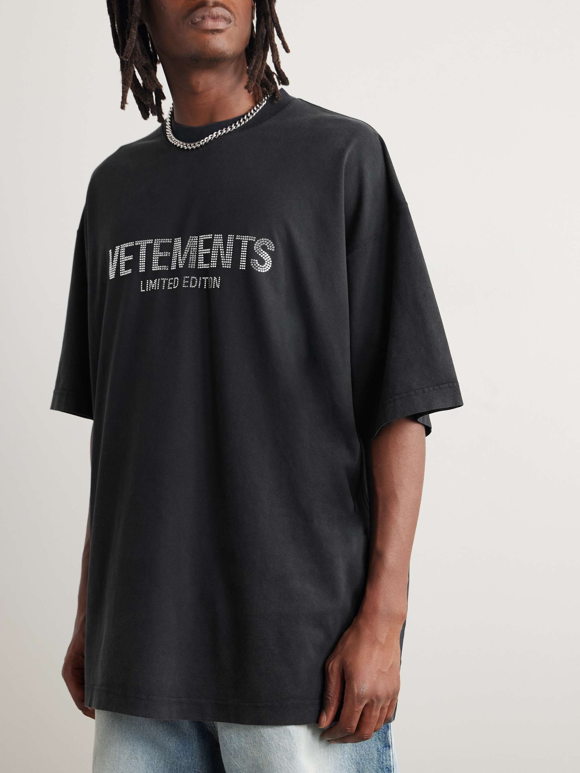 VETEMENTS 