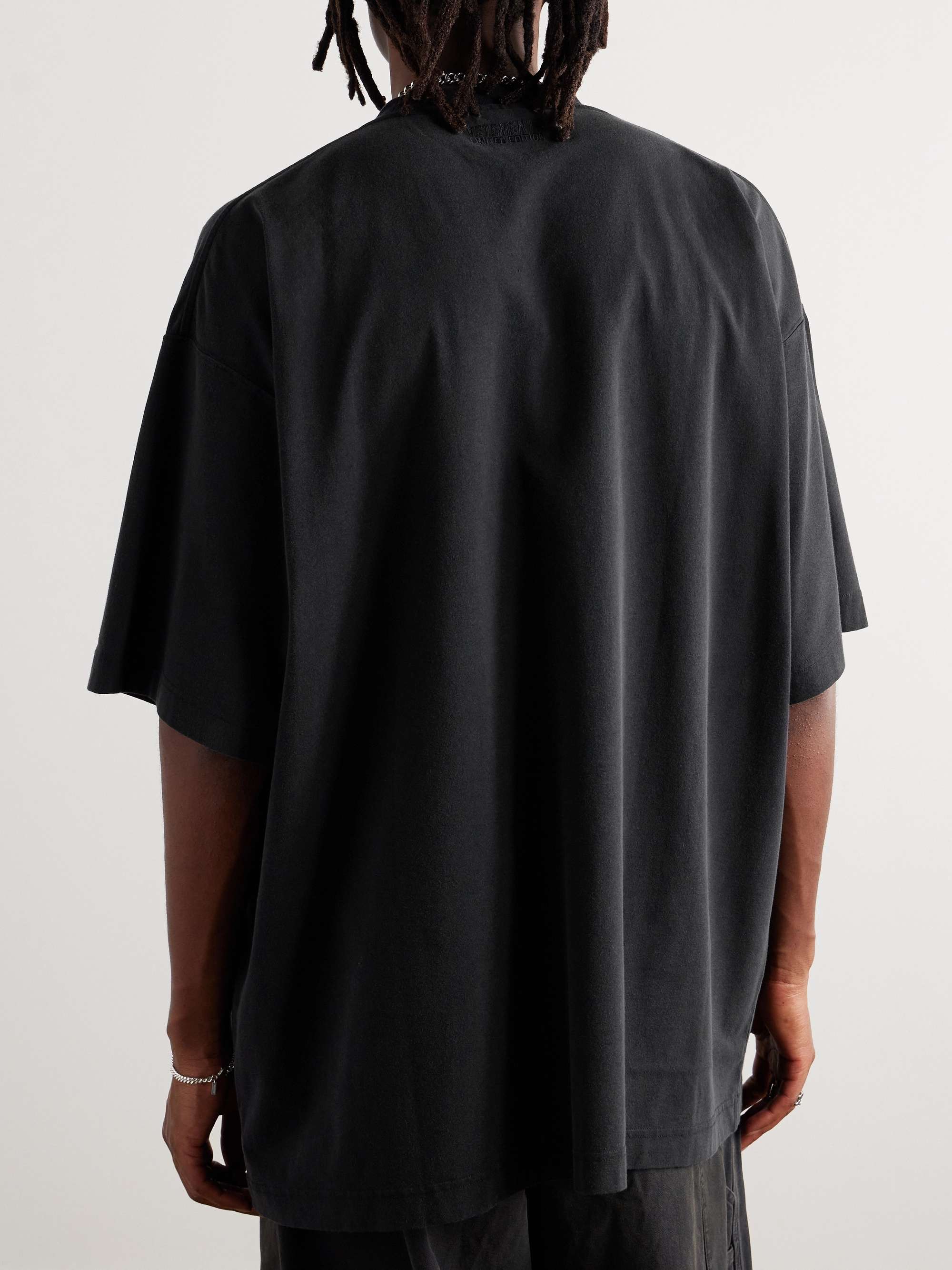 VETEMENTS 