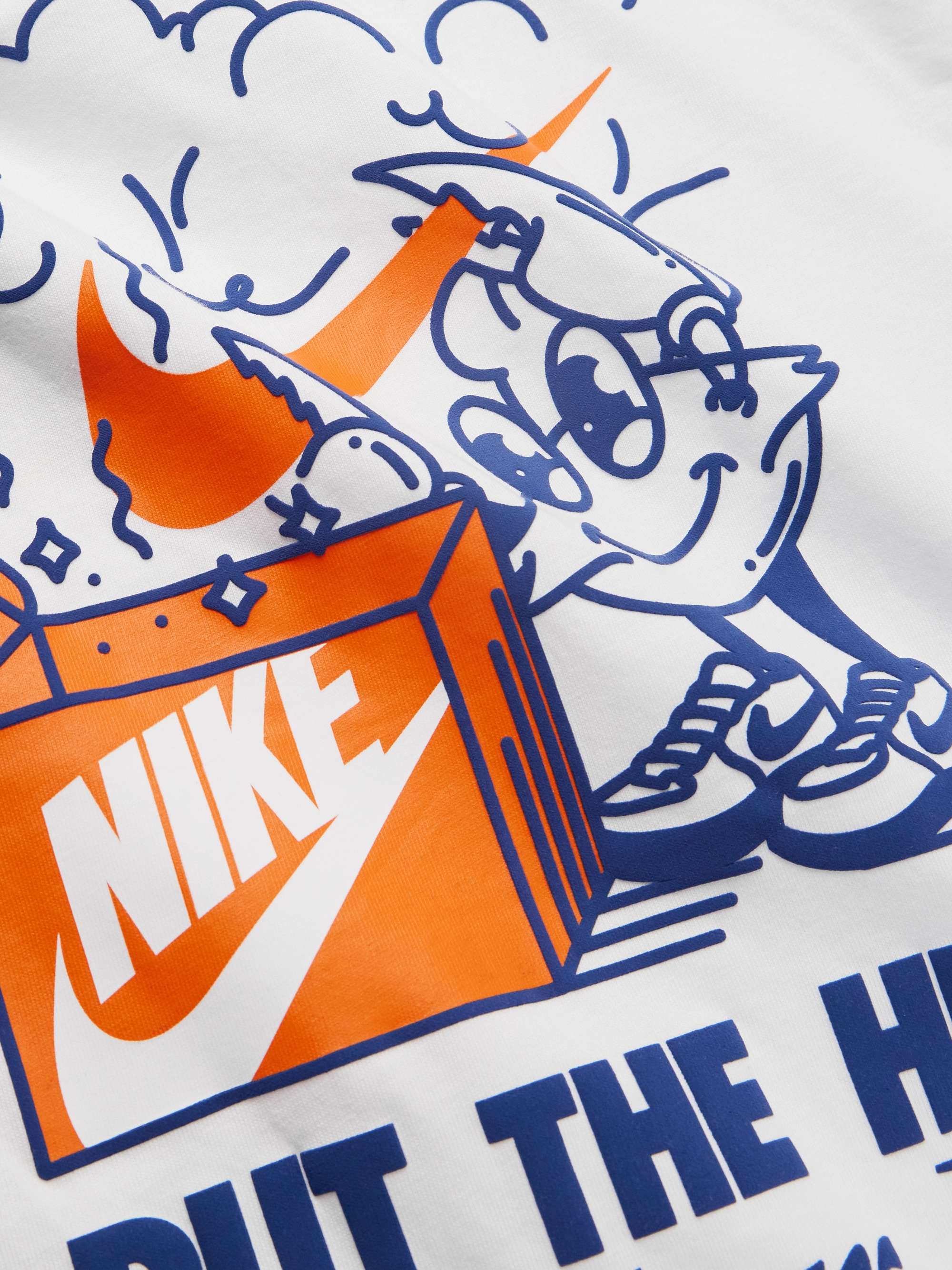 NIKE 