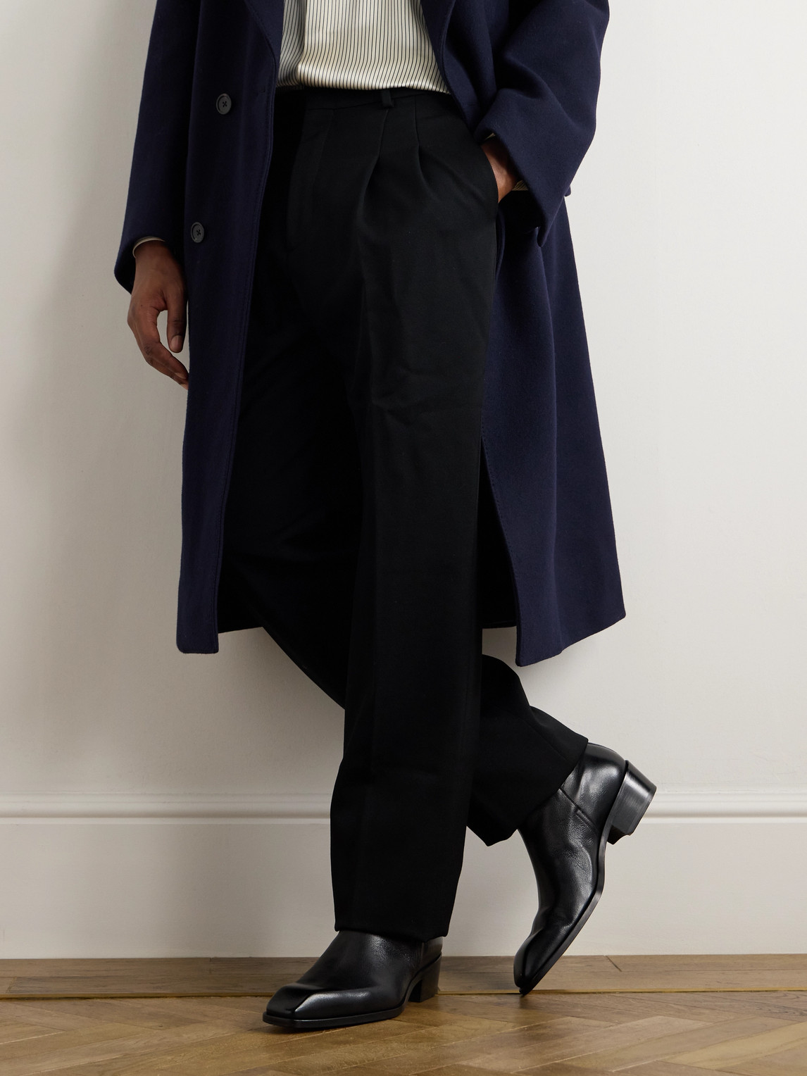 Tom Ford Kenneth Grained Leather Buckle Boots In Black