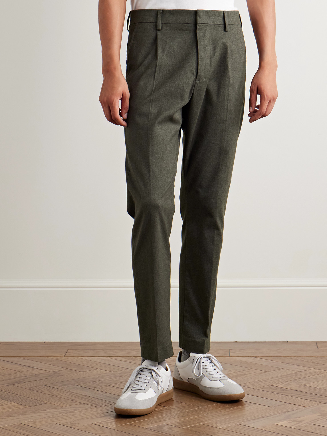 Nn07 Bill 1067 Tapered Pleated Woven Chinos In Green
