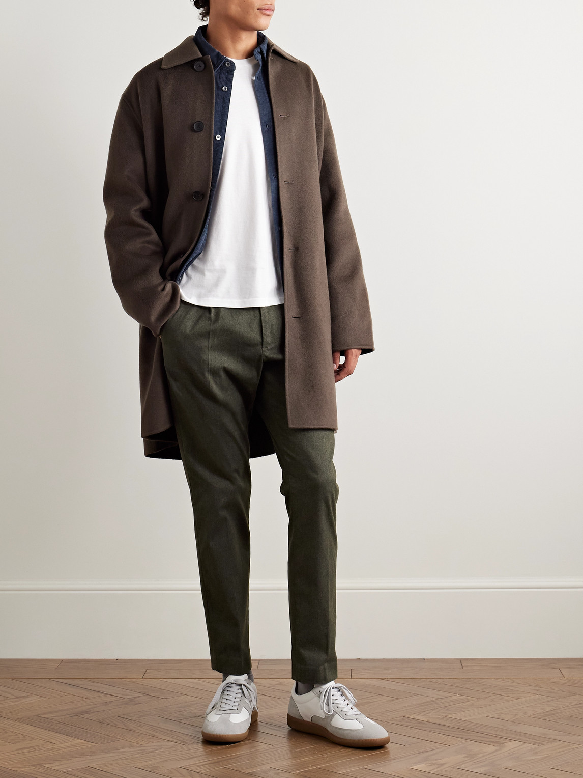 Nn07 Bill 1067 Tapered Pleated Woven Chinos In Green