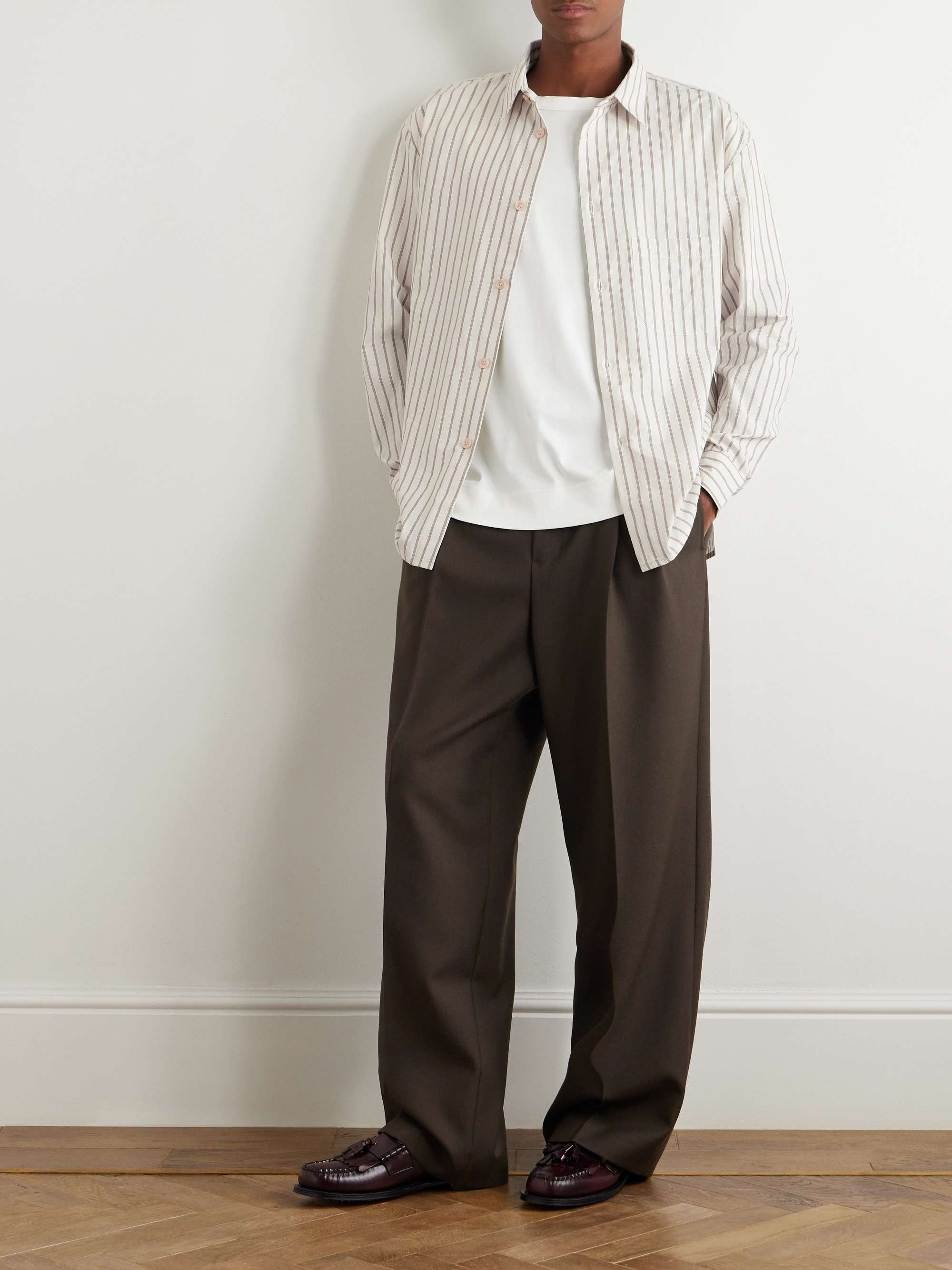 A KIND OF GUISE 