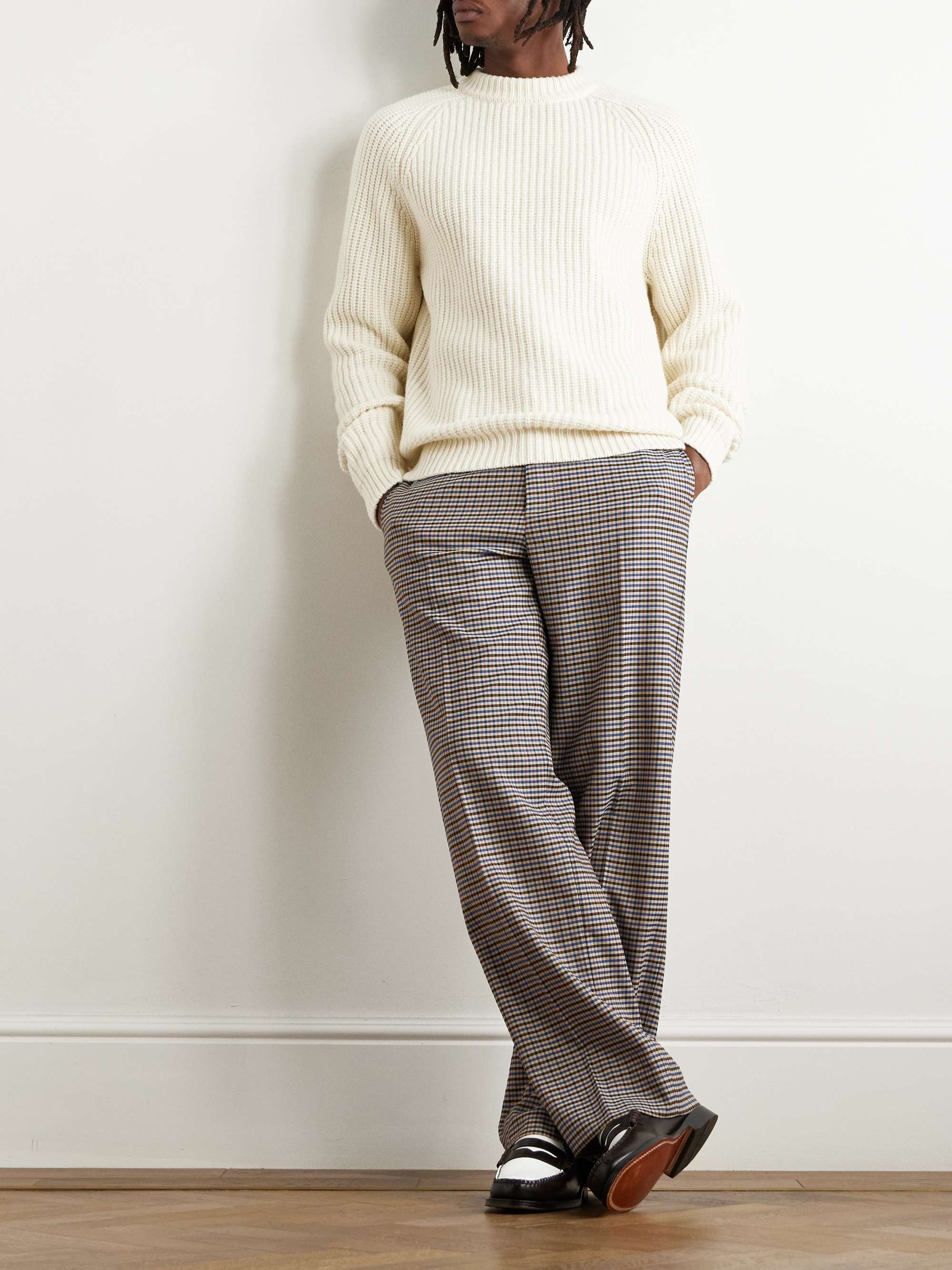 A KIND OF GUISE 